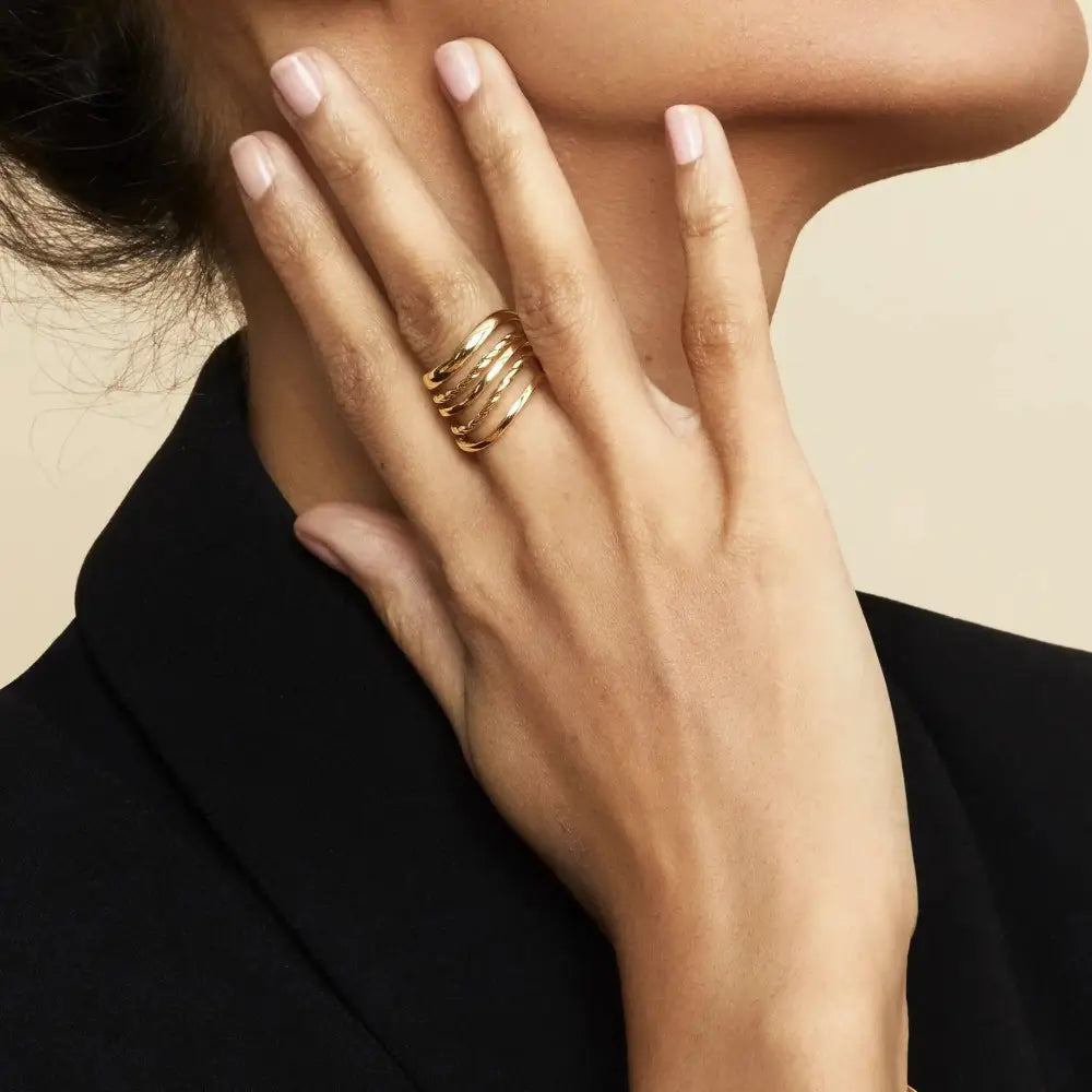 Elegant Wavy Stack Ring - Perfect for Any Occasion!.
