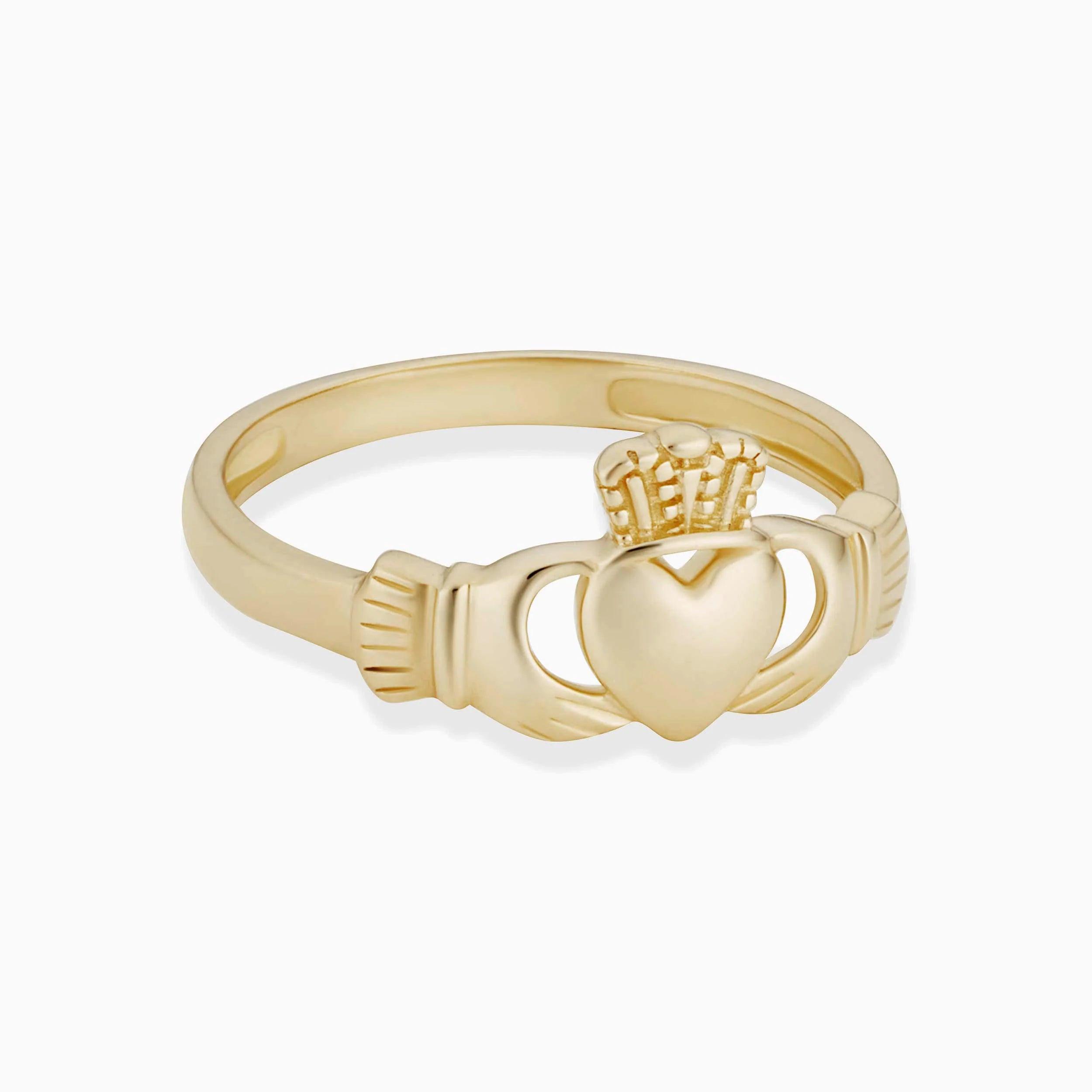 Timeless Claddagh Ring - Symbol of Love, Loyalty, and Friendship.