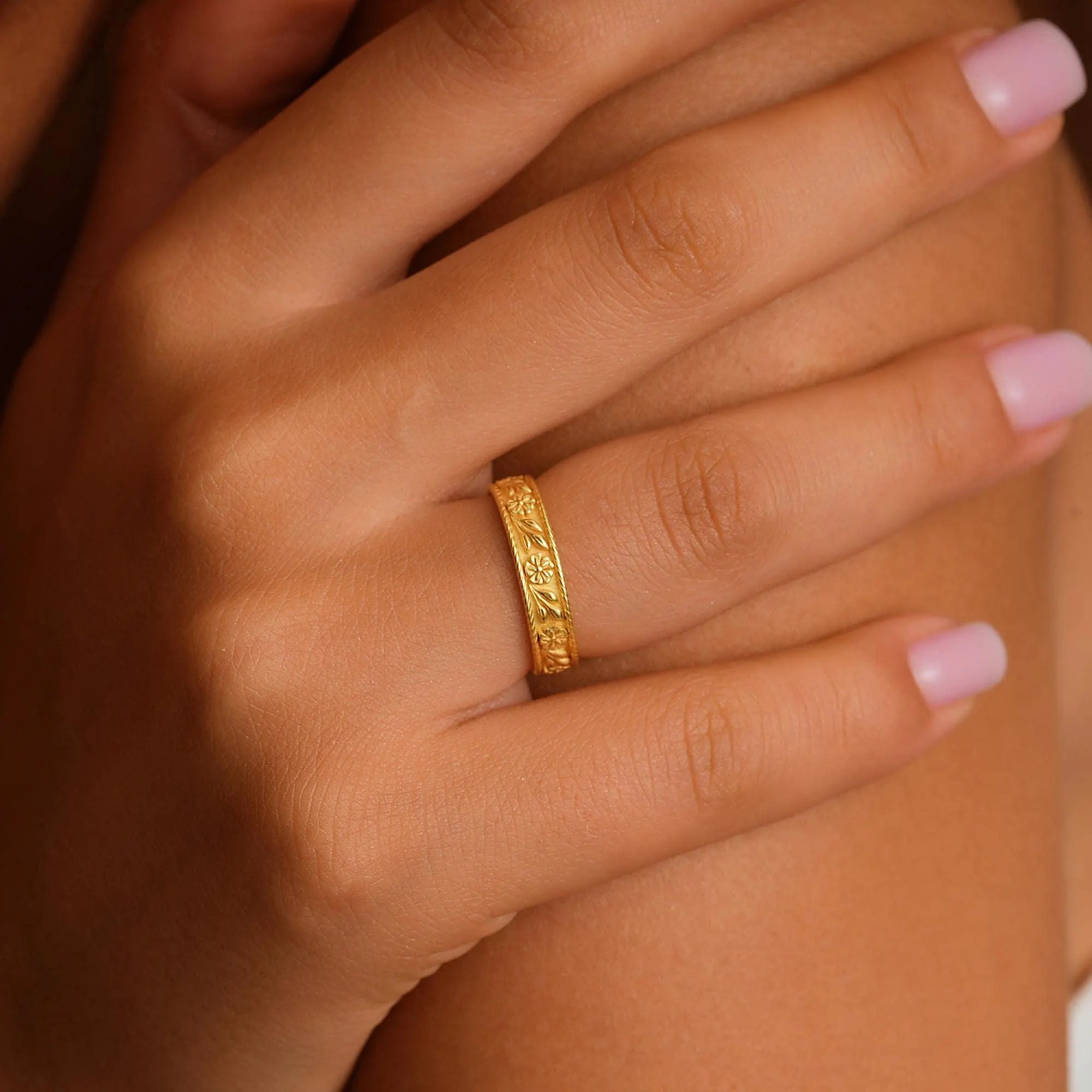 14K Gold Dainty Wedding Band, Vintage Design Flower Wedding Ring, Bridal Jewelry, XW246