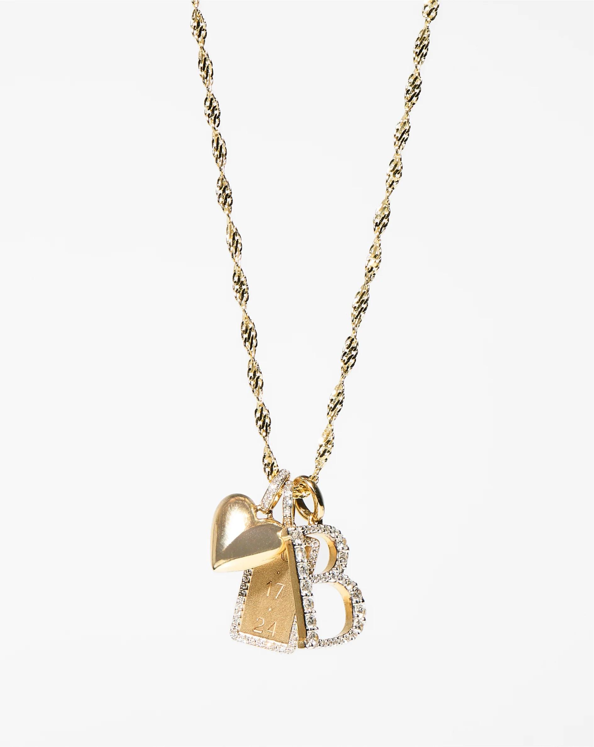 Elegant Twisted Dorica Chain Necklace - A Timeless Statement Piece.