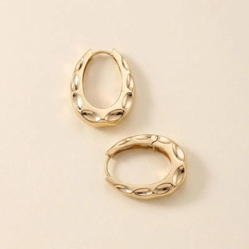 Chic 14K Solid Gold Textured Oval Hoop Earrings - Stylish Chunky Huggies for Women.
