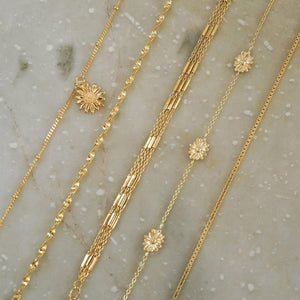 Daisy Chain Flower Bracelet 18Ct Gold Plate