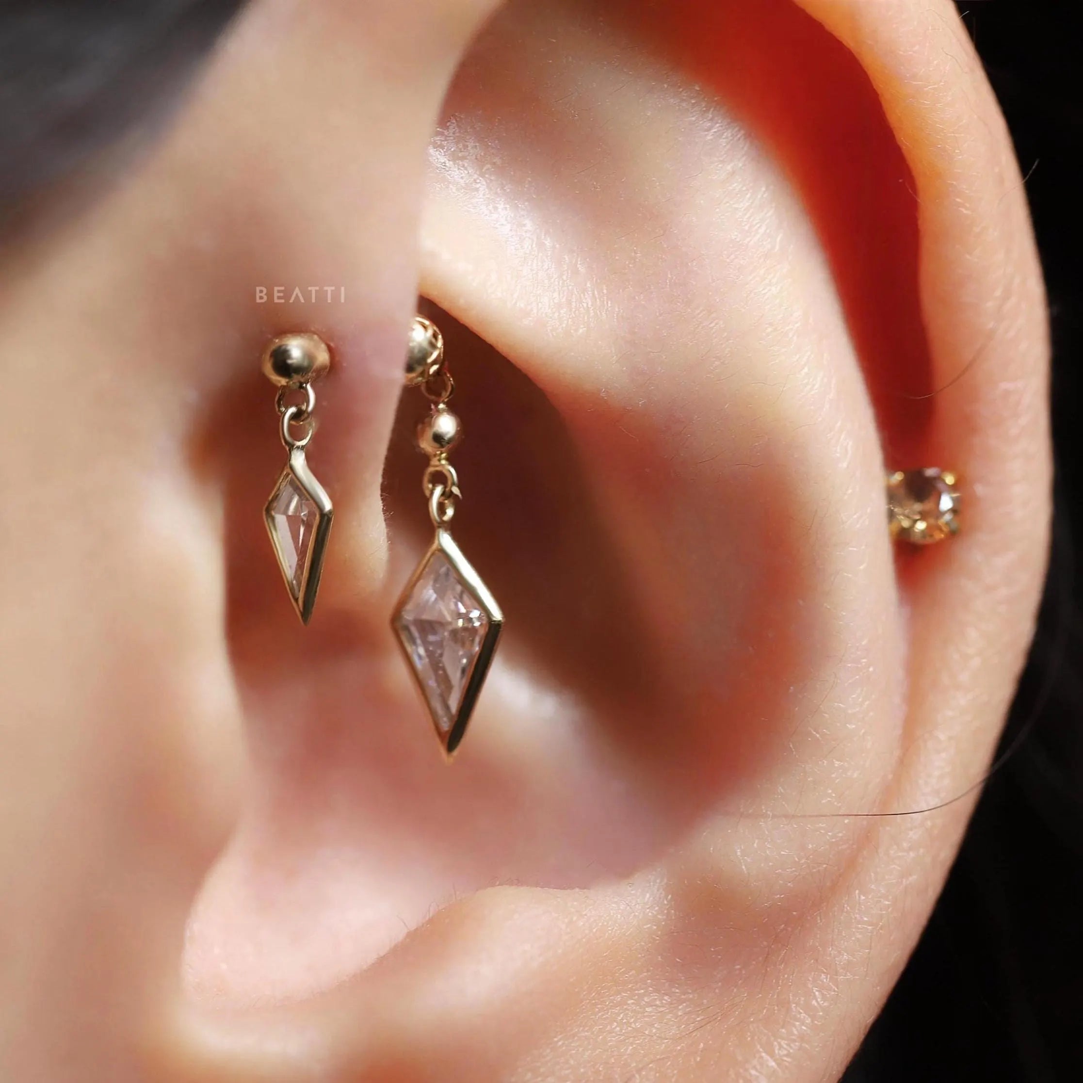 BEATTI Riké • 14K Solid Gold Double Diamond Barbell • Cartilage Earring • Forward Helix