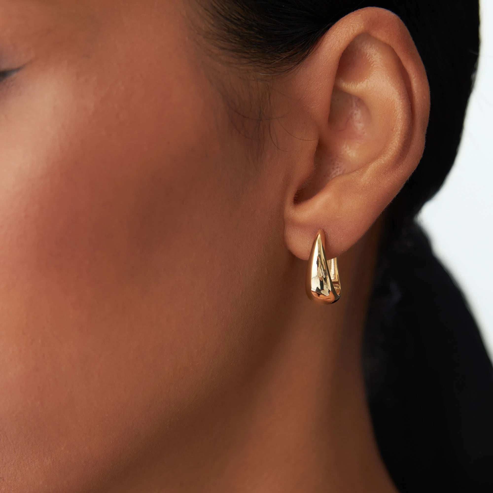 14K Gold Hoops, Teardrop Hoop Earrings, Tapered Hoops, Teardrop Huggie Earrings, Gold Gypsy Earrings, Must Have for Every Women