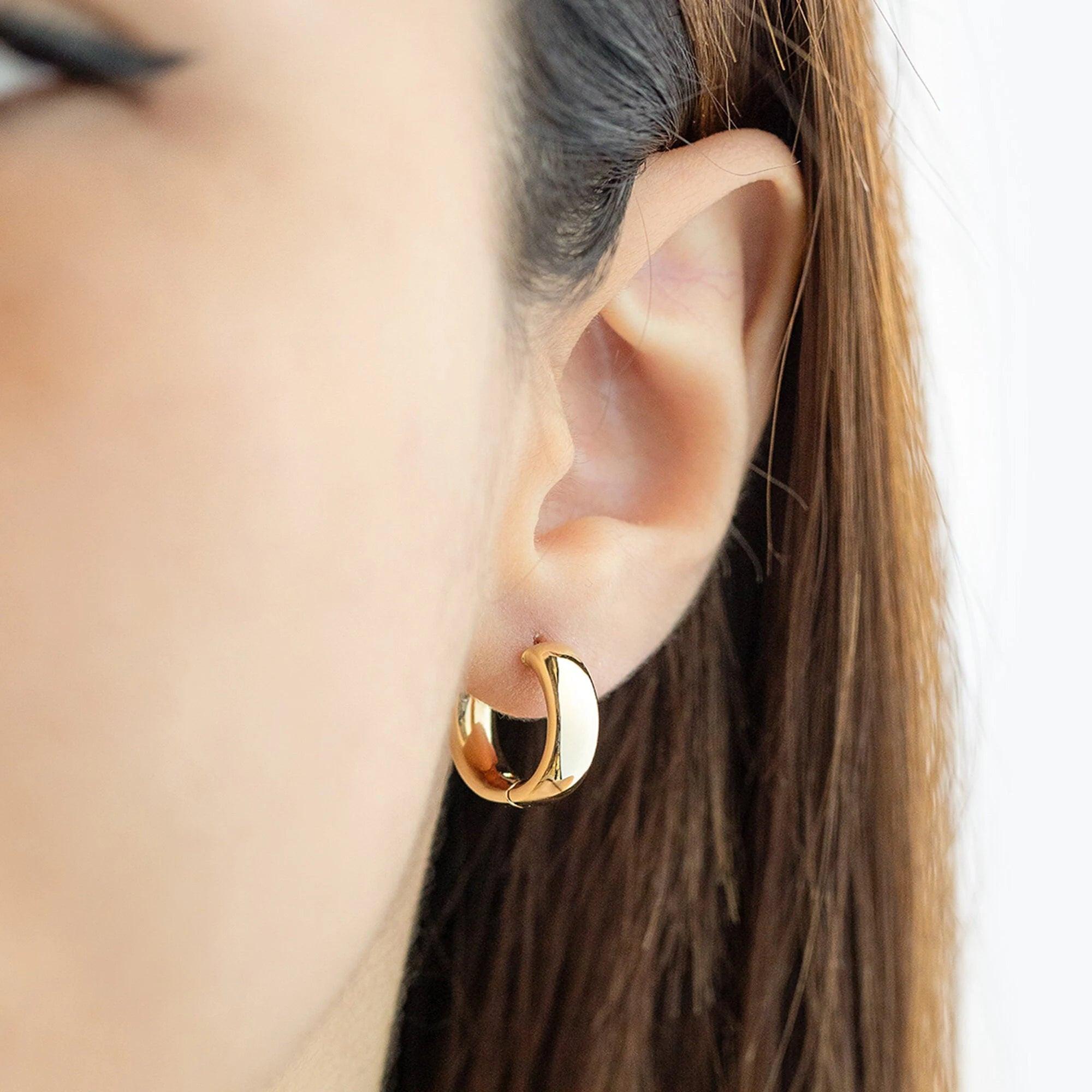 Chunky 14K Solid Gold Hoop Earrings - Timeless Classic Elegance.