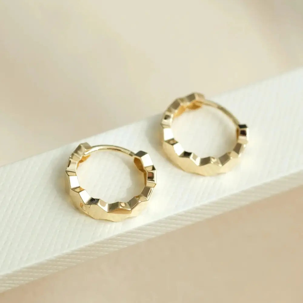 Gorgeous 14K Solid Gold Honeycomb Huggie Hoop Earrings for Women - Faceted Design.