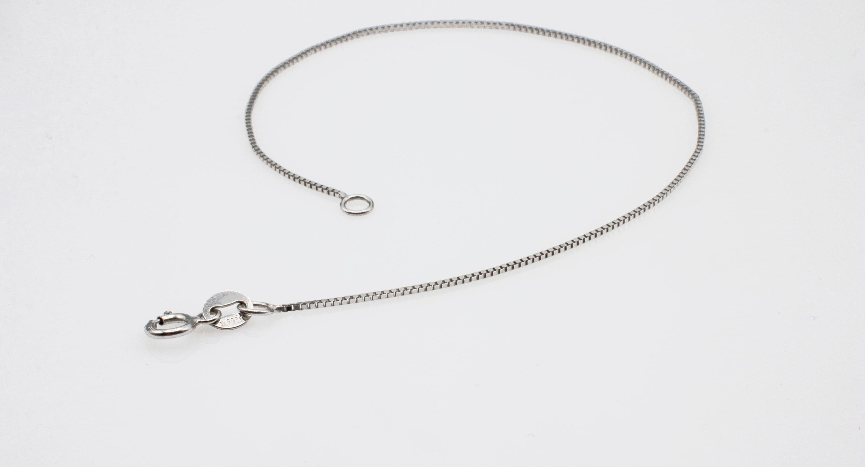 Dainty 10K Solid Gold Box Chain Bracelet - Perfect for Stacking & Everyday Wear.