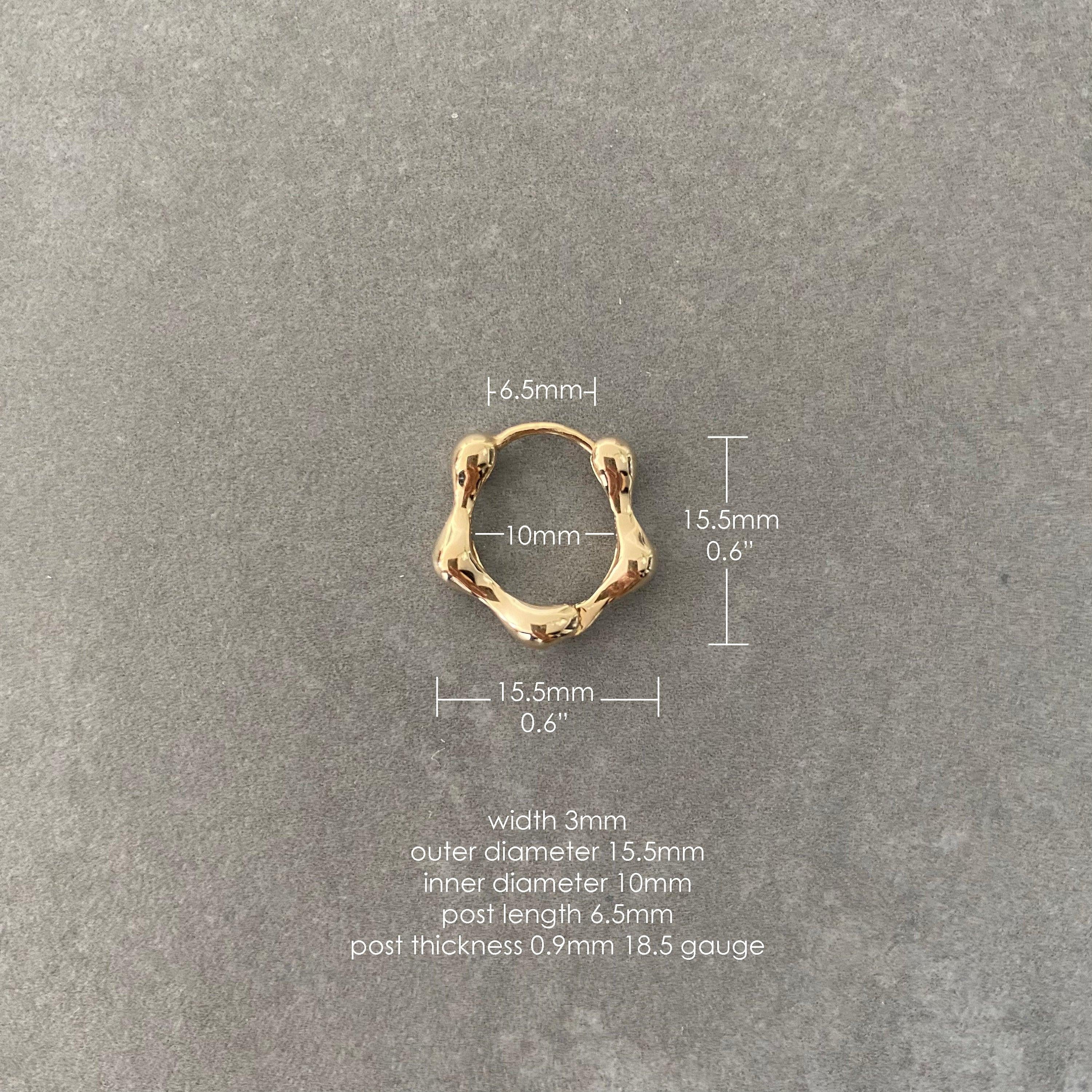 Elegant 14K Solid Gold Huggie Hoop Earrings - 15.5mm Hinged Design for Women.