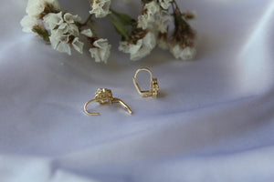 14K Gold Leverback Earrings – Round Geometric Solitaire Earrings in Yellow Gold for Women.