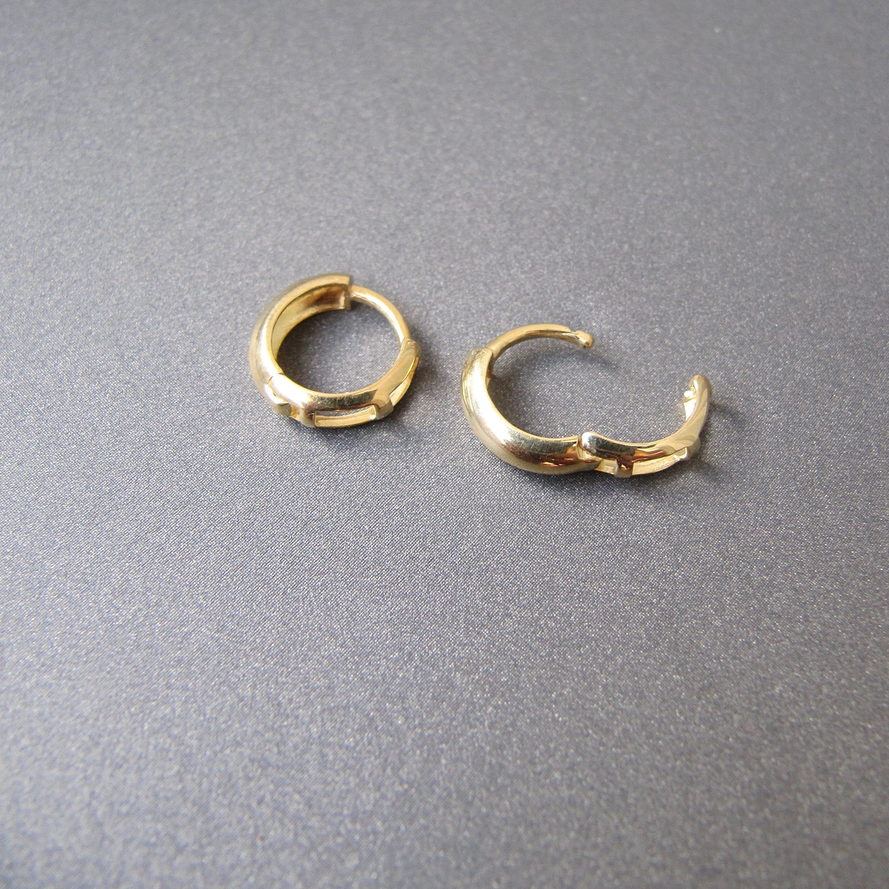 Luxurious 18K Solid Gold Bold Huggie Hoop Earrings - 3mm Sleek Sleeper Design, Available as a Single or Pair.