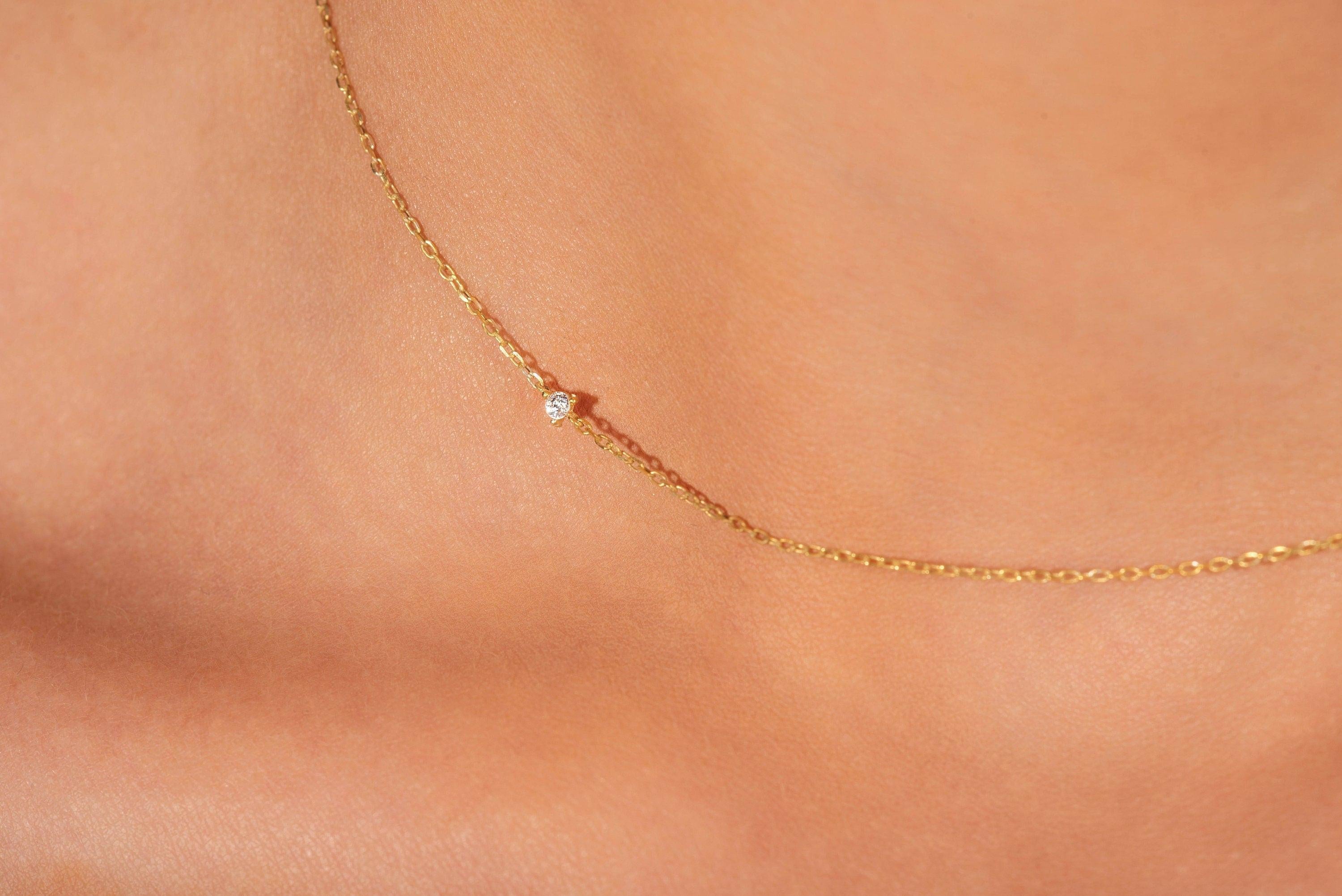 Elegant 14K Solid Gold Diamond Choker Necklace – Dainty Minimalist Two-Sided Pendant.