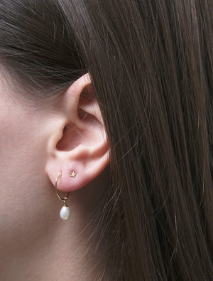 Dainty 14K Solid Gold Star Earrings - Celestial Minimalist Jewelry Elegance.