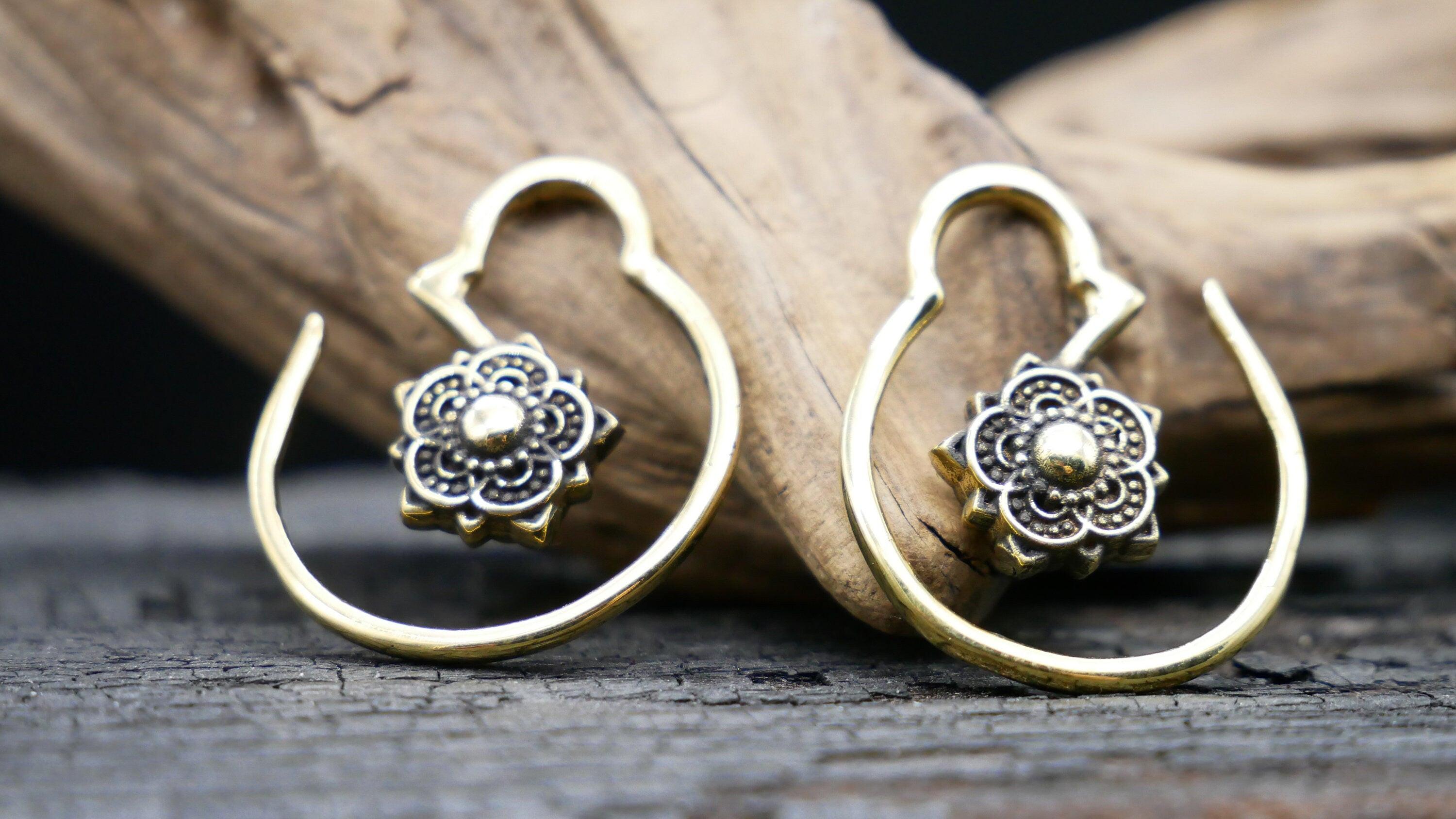 Stunning 14K Yellow Gold Round Ball Stud Earrings - Multiple Sizes Available!.
