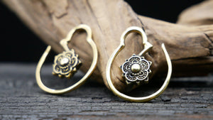 Stunning 14K Yellow Gold Round Ball Stud Earrings - Multiple Sizes Available!.