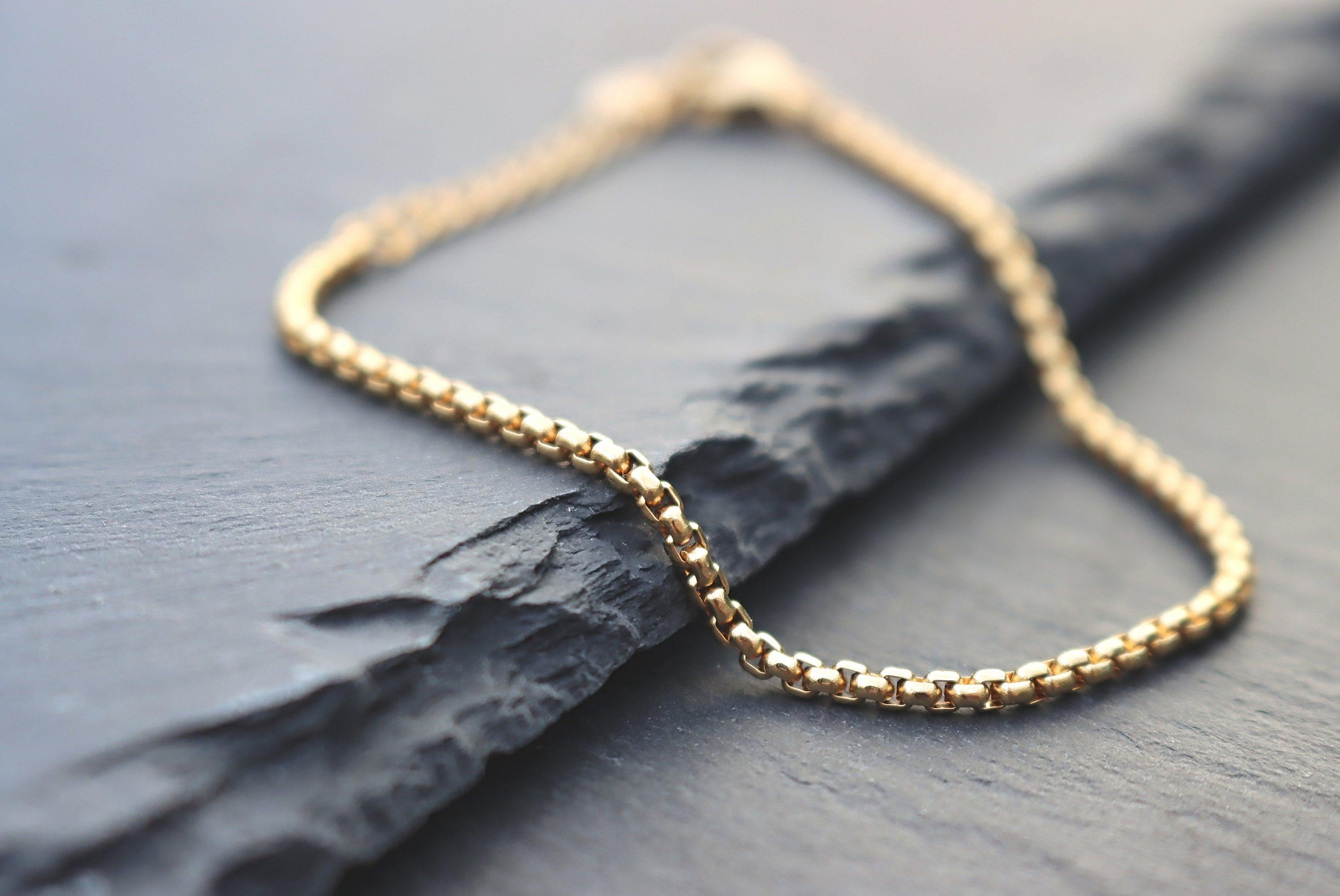 Stunning 18K Gold Plated Rope Chain Bracelet - Timeless Titanium Steel Jewelry for Women.