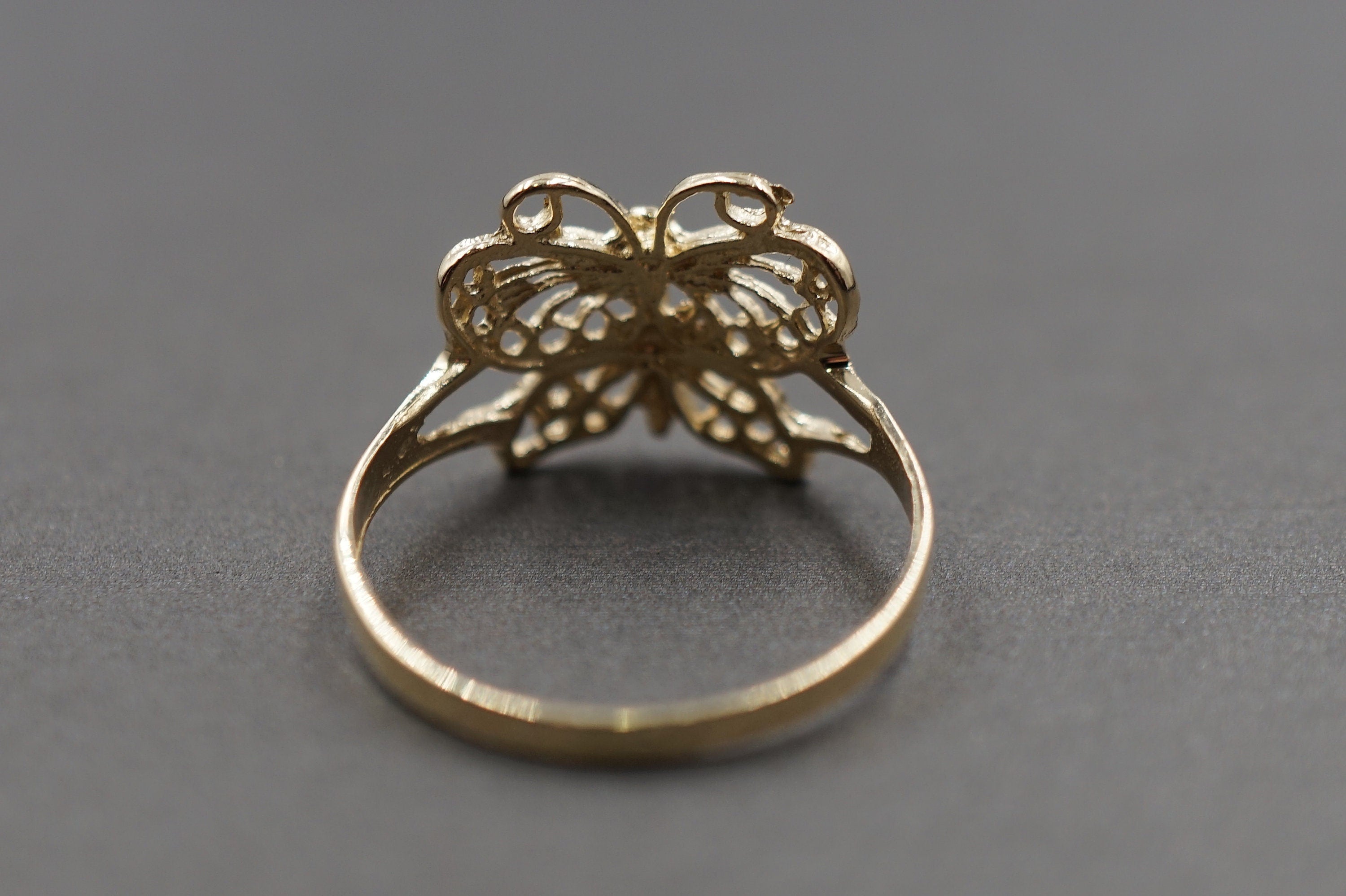 10K Solid Yellow Gold 0.45" Diamond Cut Butterfly Band Ring.