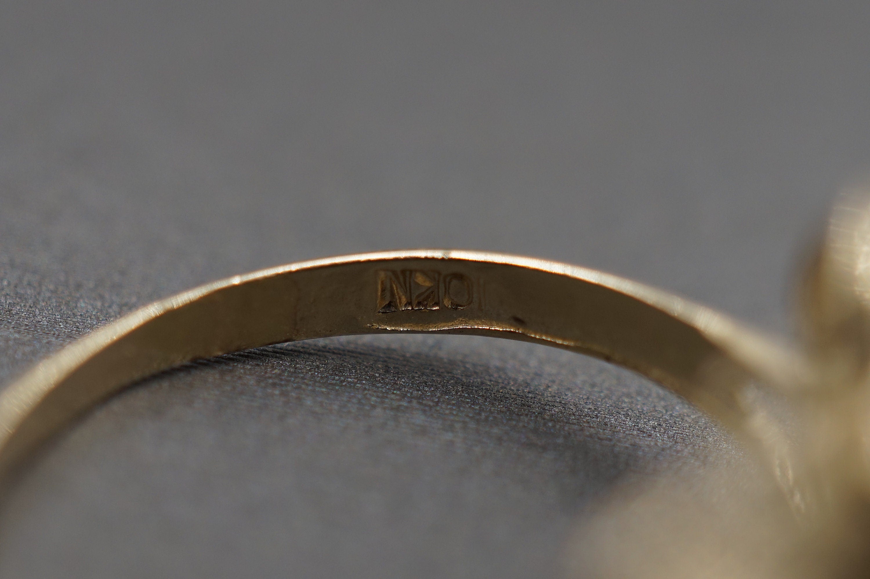 10K Solid Yellow Gold 0.45" Diamond Cut Butterfly Band Ring.