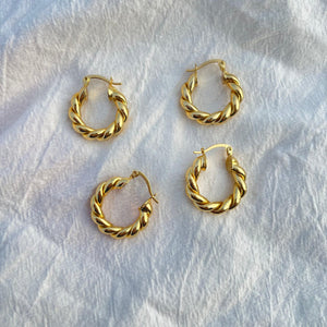 18K Gold Twisted Hoop Earrings, Small Huggie Earrings for Kids, Dainty Gold Jewelry.