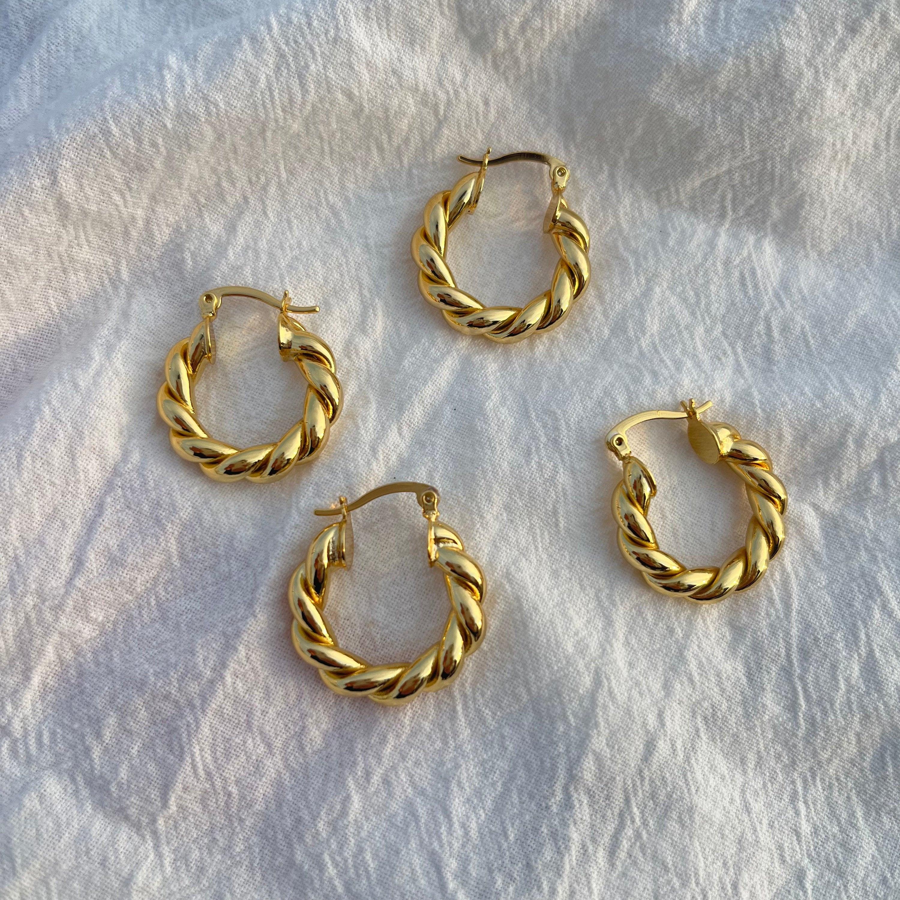 18K Gold Twisted Hoop Earrings, Small Huggie Earrings for Kids, Dainty Gold Jewelry.