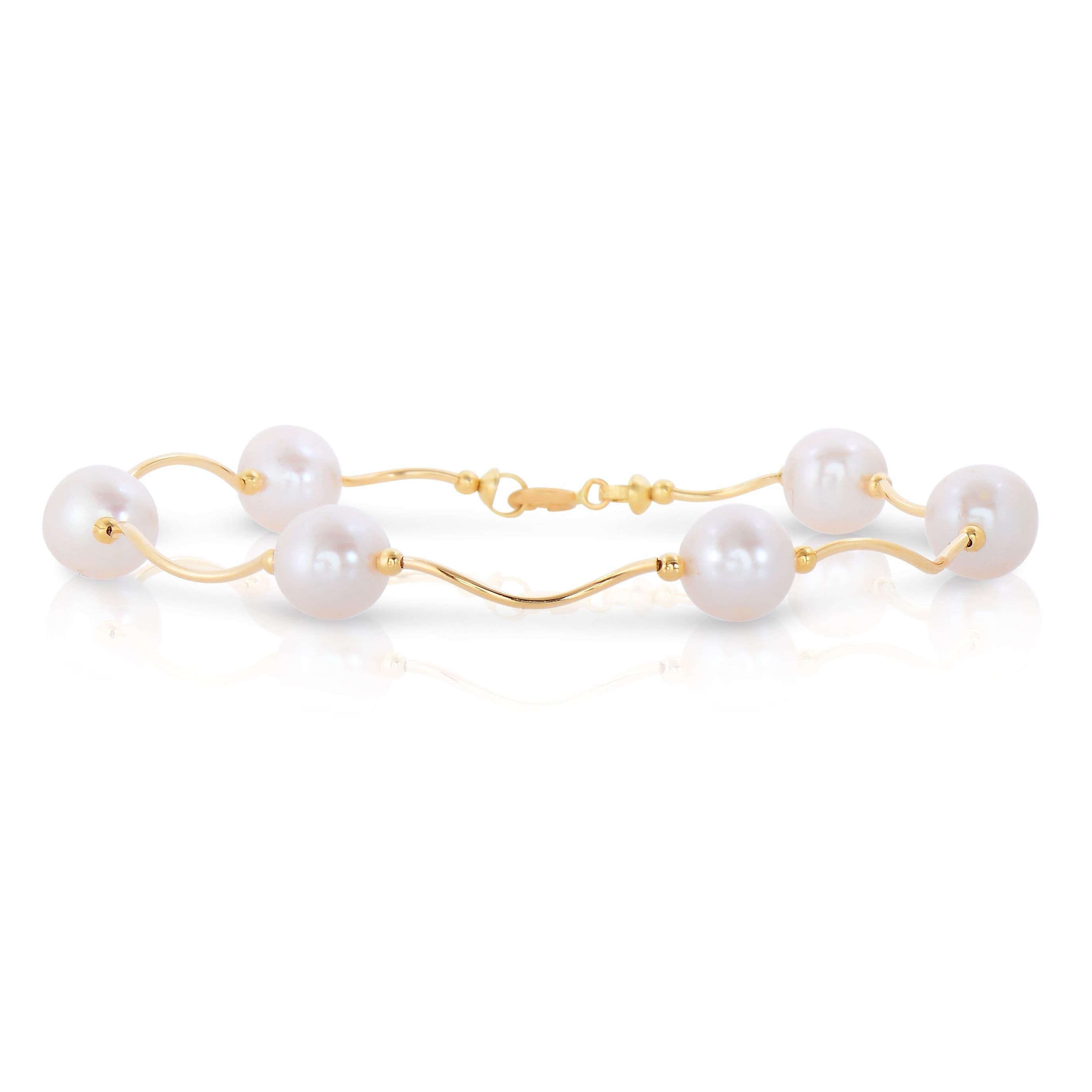 Elegant 14K Gold Handmade Freshwater Pearl High Polished Station Bracelet.