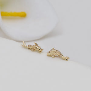 14K Solid Gold Koi Fish Cartilage Earring Tiny Tragus Stud Helix Conch Piercing Cute Stud Earring Minimalist Earrings Flat Back Earring