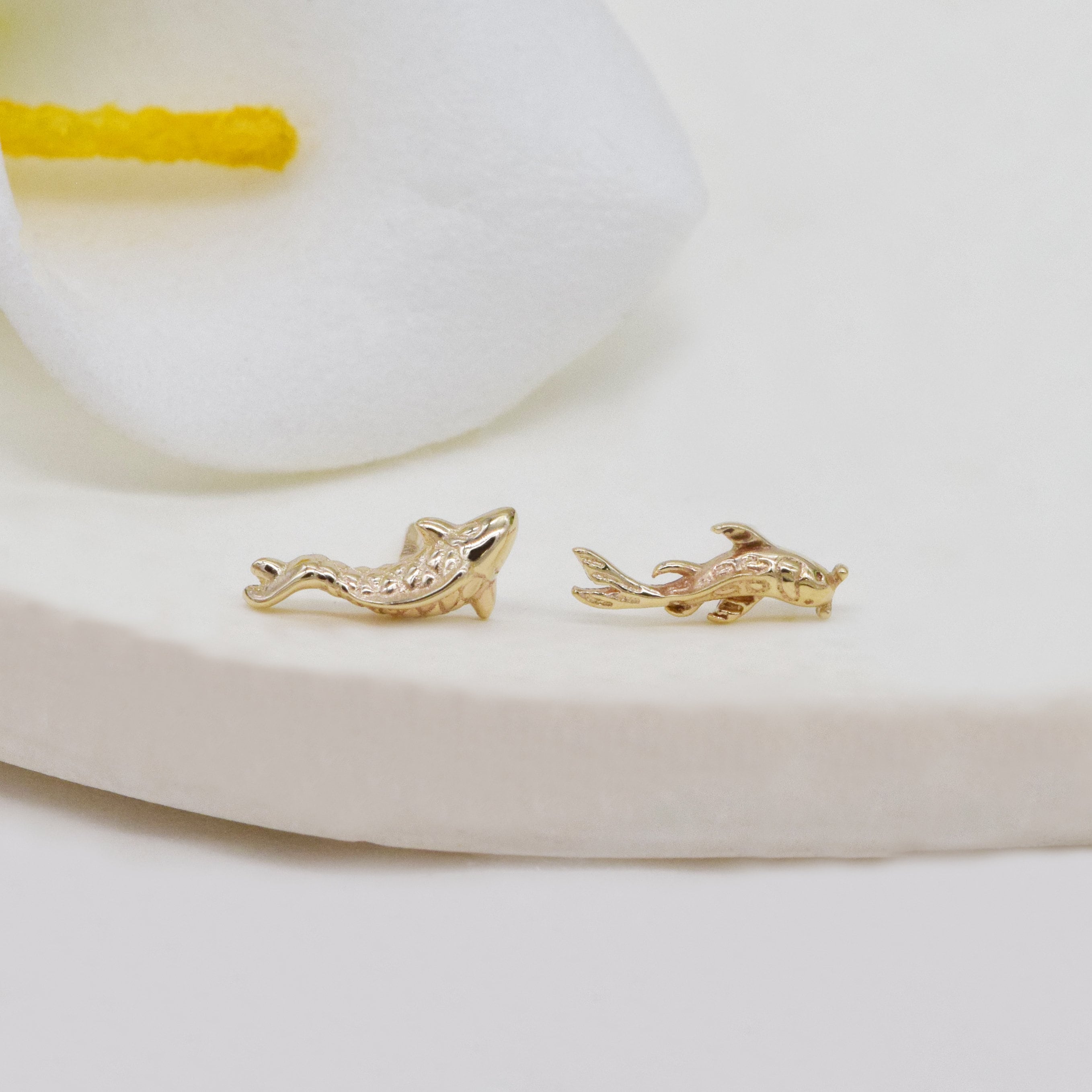 14K Solid Gold Koi Fish Cartilage Earring Tiny Tragus Stud Helix Conch Piercing Cute Stud Earring Minimalist Earrings Flat Back Earring