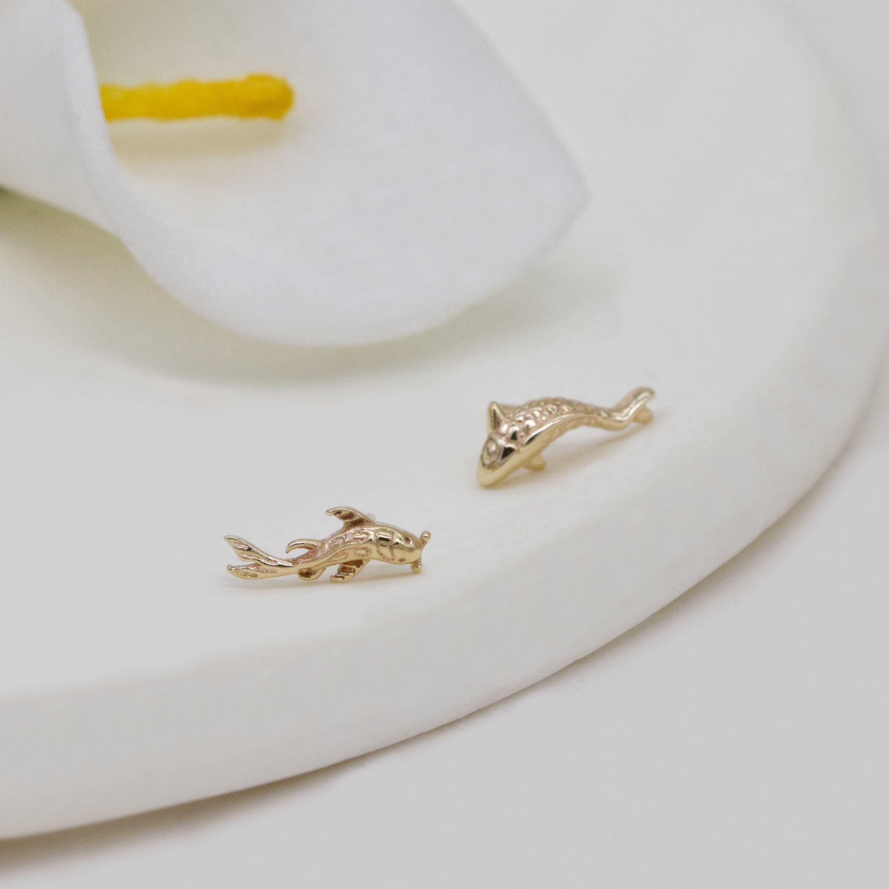 14K Solid Gold Koi Fish Cartilage Earring Tiny Tragus Stud Helix Conch Piercing Cute Stud Earring Minimalist Earrings Flat Back Earring