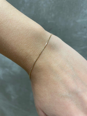 Dainty 9ct Solid Gold Box Chain Bracelet - Everyday Minimalist Elegance for Women.