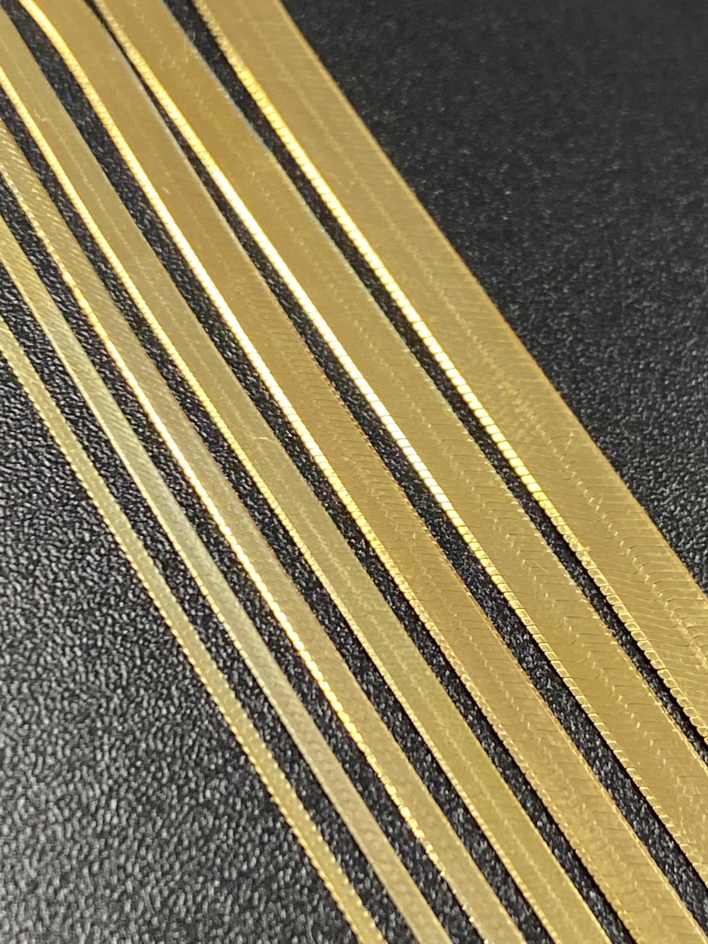 Stunning 10K Solid Gold Herringbone & Liquid Link Bracelet for Women - Elegance Redefined!.