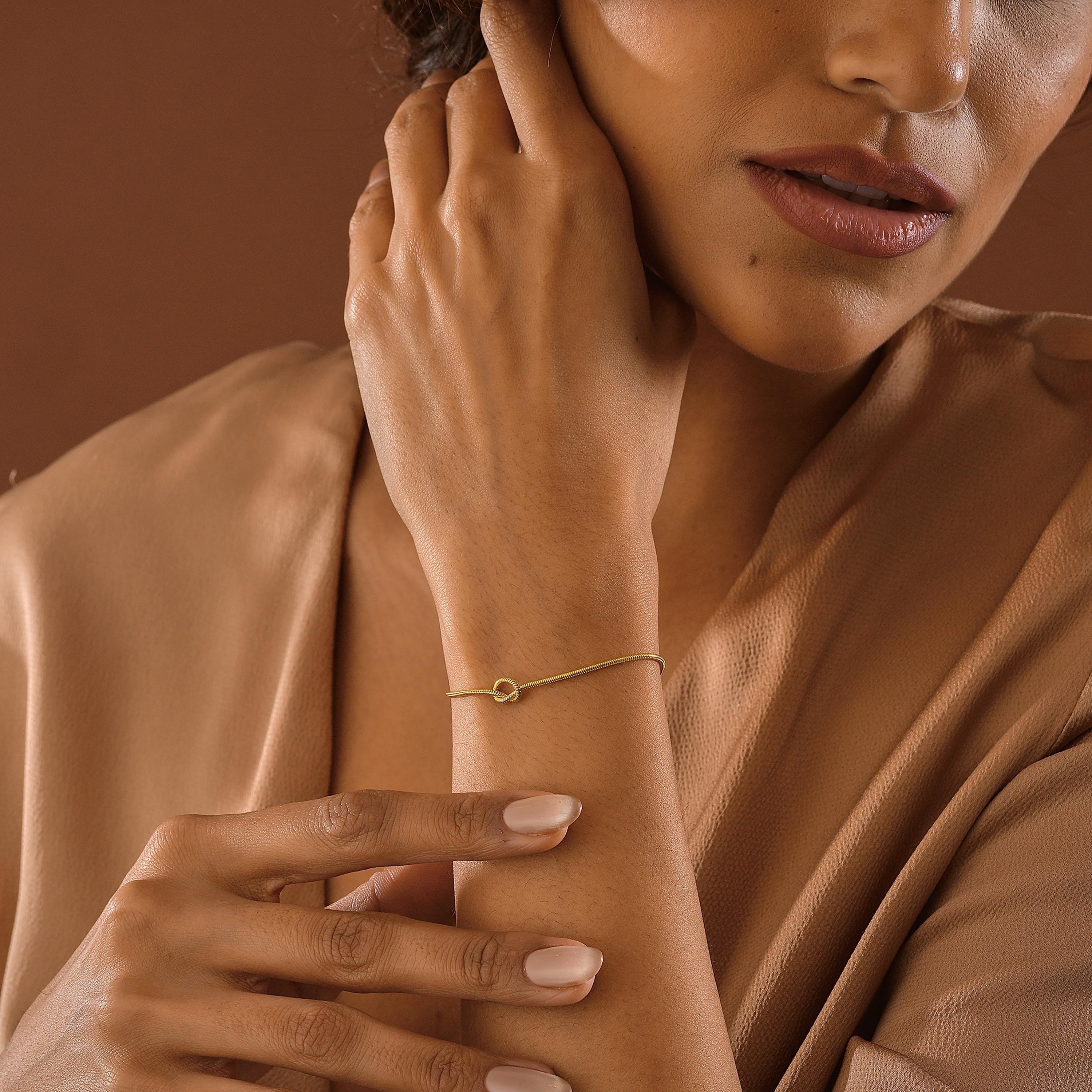 Stunning 14K Gold Love Knot Bracelet for Couples - Elegant Friendship Snake Chain Gift.
