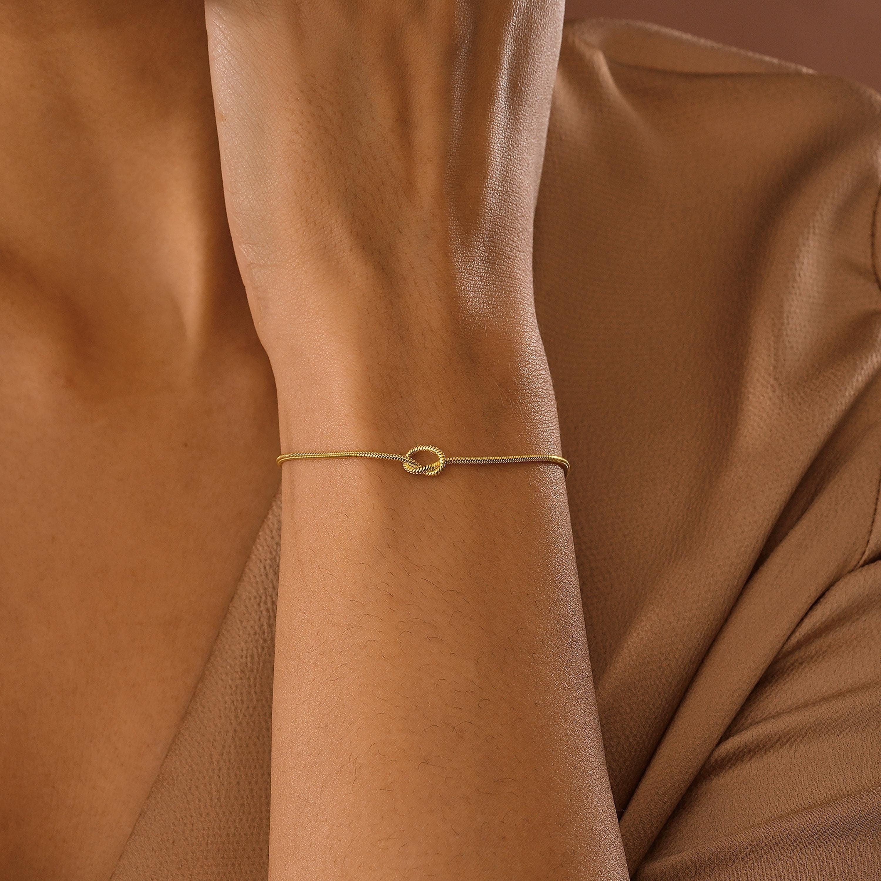 Stunning 14K Gold Love Knot Bracelet for Couples - Elegant Friendship Snake Chain Gift.