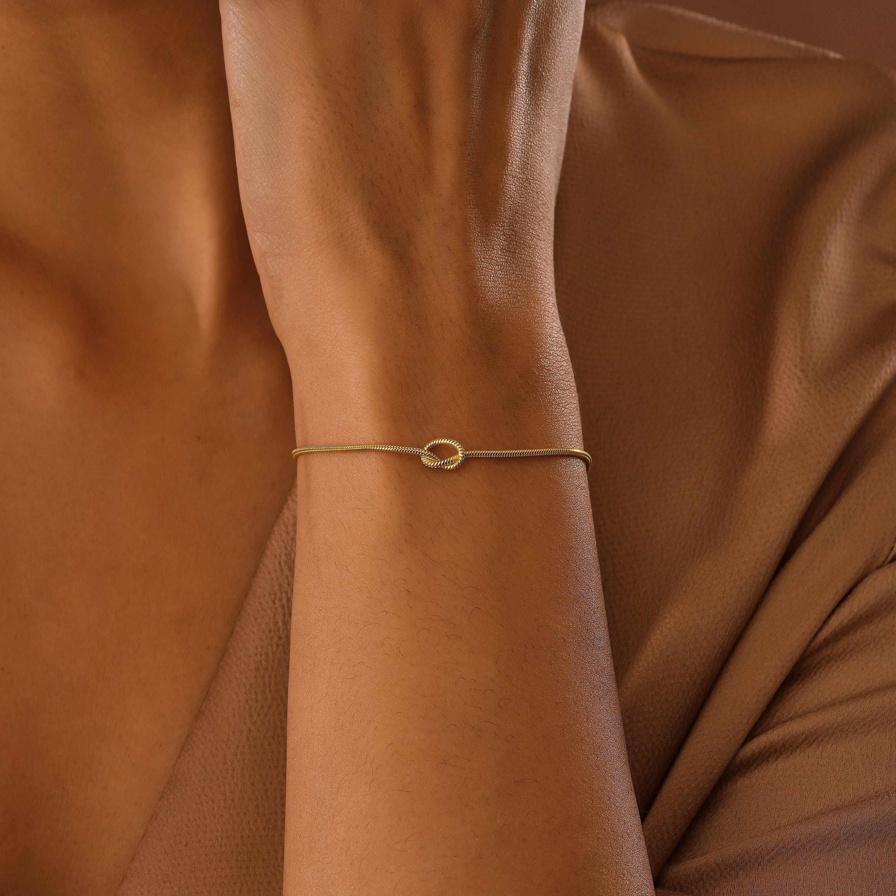 Stunning 14K Gold Love Knot Bracelet for Couples - Elegant Friendship Snake Chain Gift.