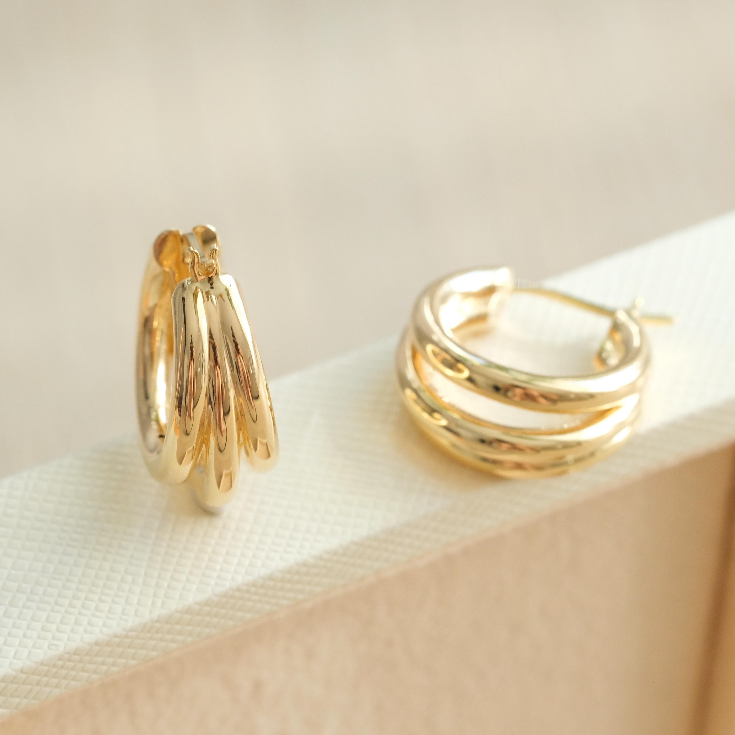 Exquisite 18K Solid Gold Trio Circle Hoop & Twist Square Huggie Earrings for Women.