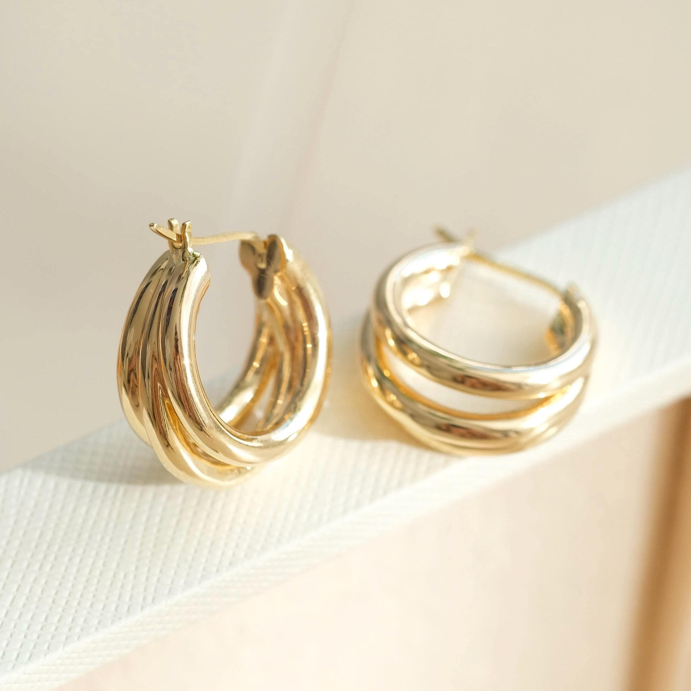 Exquisite 18K Solid Gold Trio Circle Hoop & Twist Square Huggie Earrings for Women.