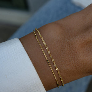 Chic Dainty Bracelet Duo - Minimalist Gold & Silver Delicate Set of 2.