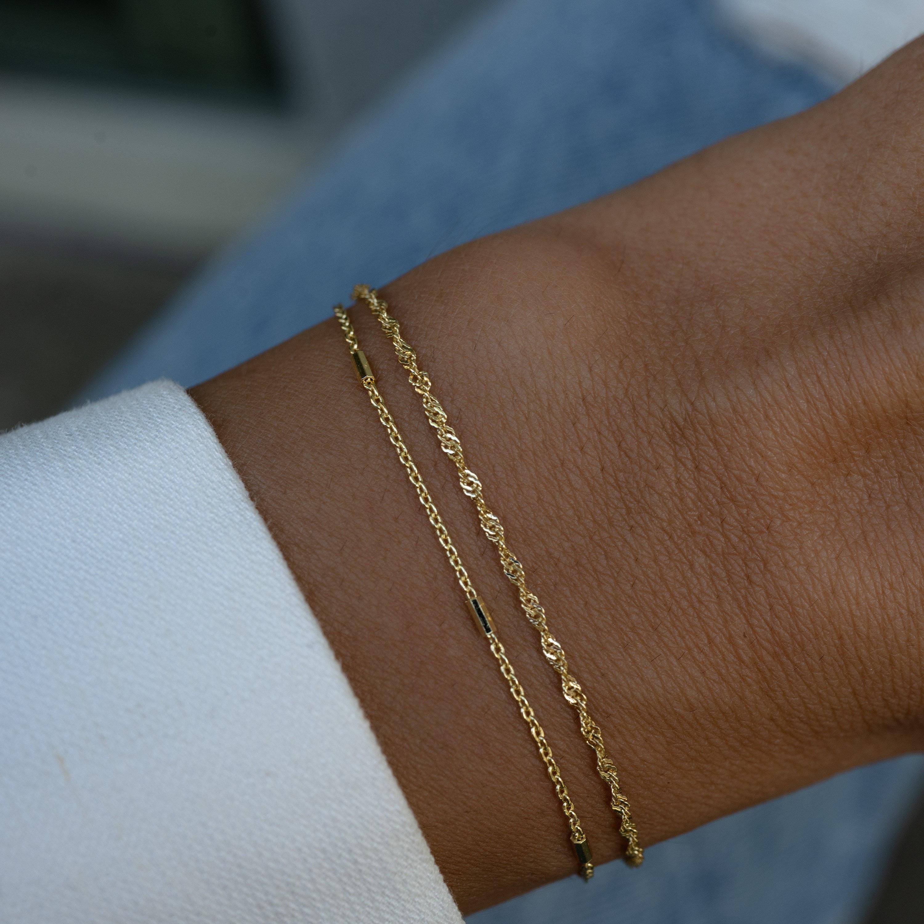 Chic Dainty Bracelet Duo - Minimalist Gold & Silver Delicate Set of 2.