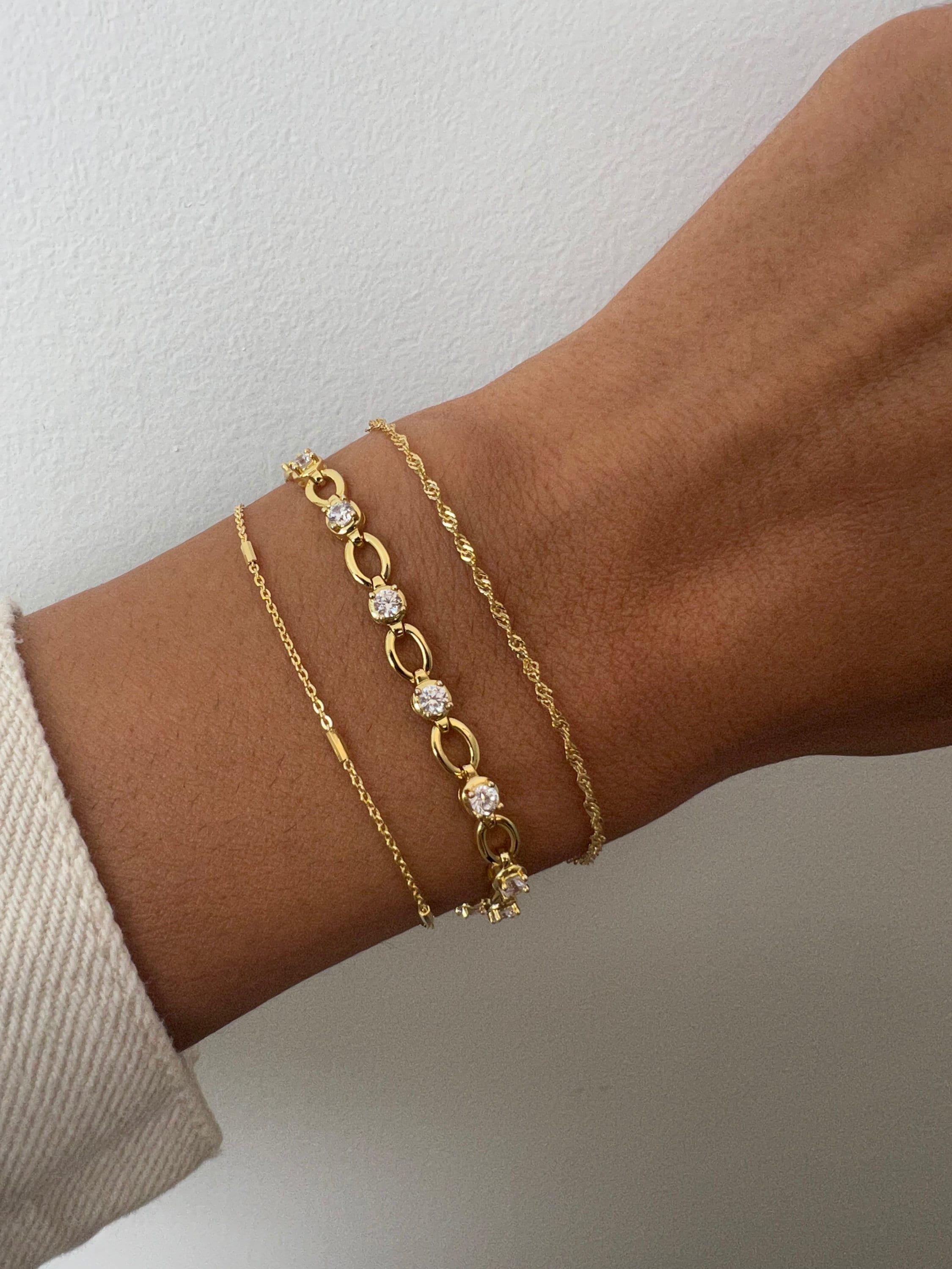 Chic Dainty Bracelet Duo - Minimalist Gold & Silver Delicate Set of 2.