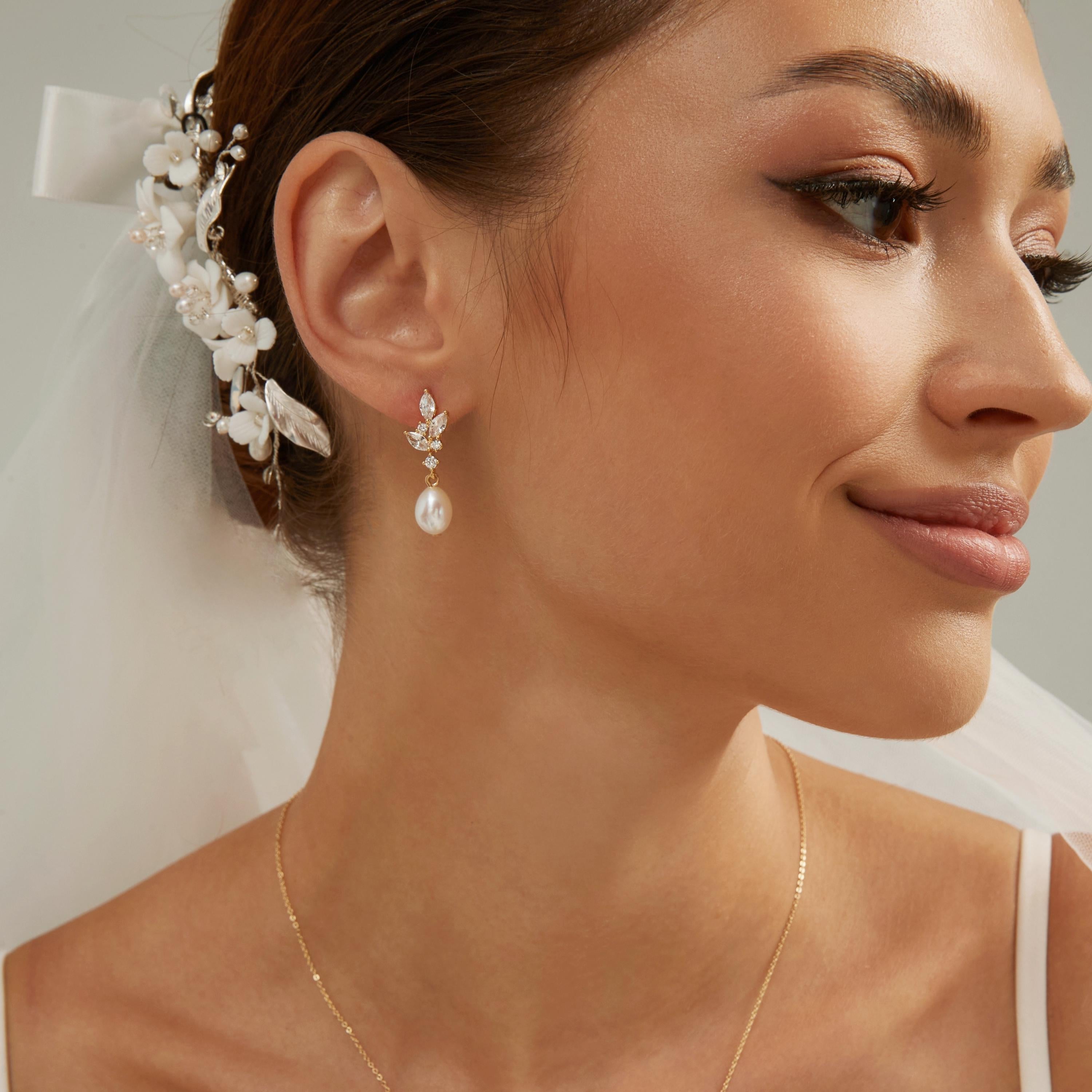 Diamond Pearl Drop Earrings,Freshwater Pearl Earrings,Crystal Bridal Earrings,Gold Leaf Diamond Earrings,Wedding Earrings,Bridesmaid Gift