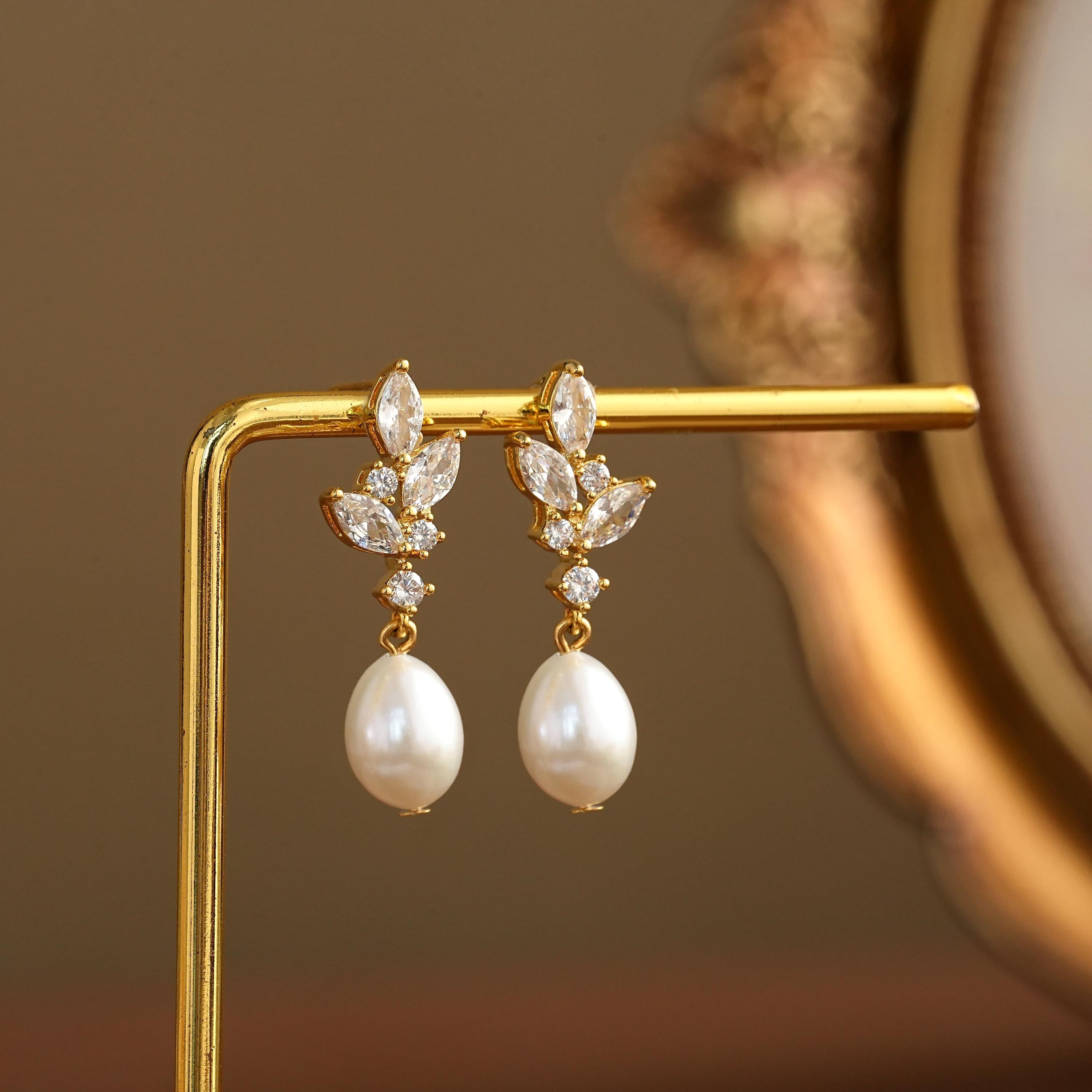 Diamond Pearl Drop Earrings,Freshwater Pearl Earrings,Crystal Bridal Earrings,Gold Leaf Diamond Earrings,Wedding Earrings,Bridesmaid Gift