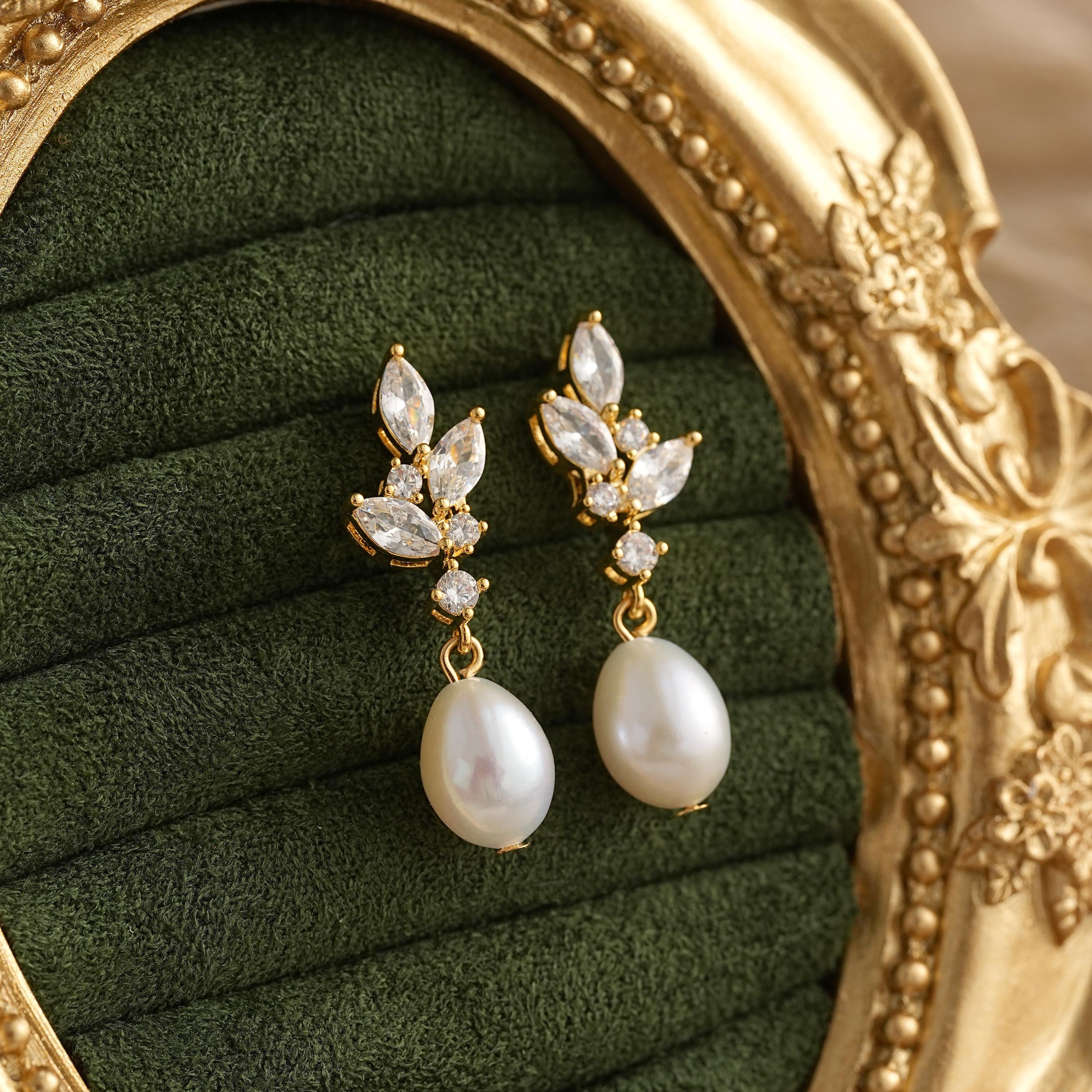 Diamond Pearl Drop Earrings,Freshwater Pearl Earrings,Crystal Bridal Earrings,Gold Leaf Diamond Earrings,Wedding Earrings,Bridesmaid Gift