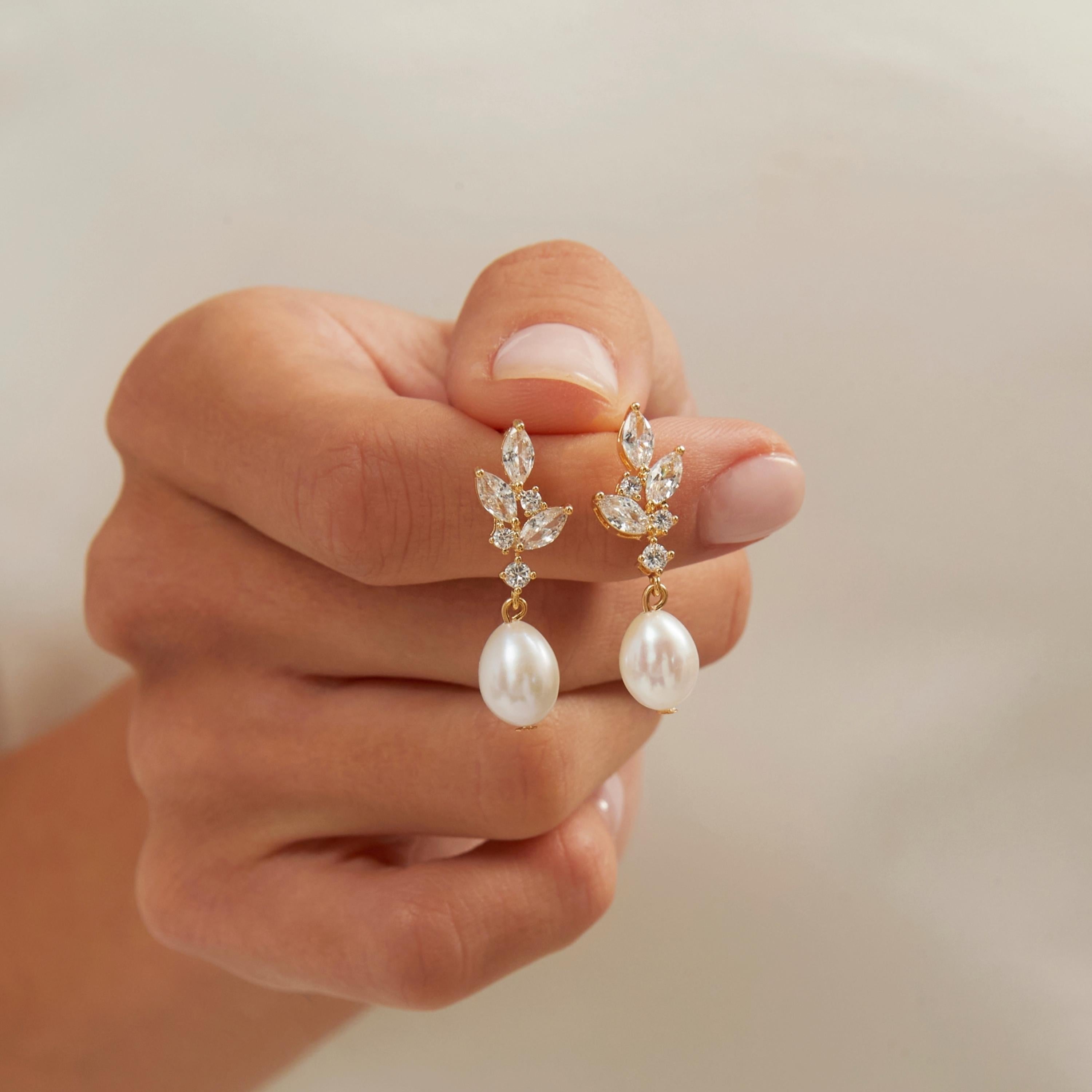 Diamond Pearl Drop Earrings,Freshwater Pearl Earrings,Crystal Bridal Earrings,Gold Leaf Diamond Earrings,Wedding Earrings,Bridesmaid Gift