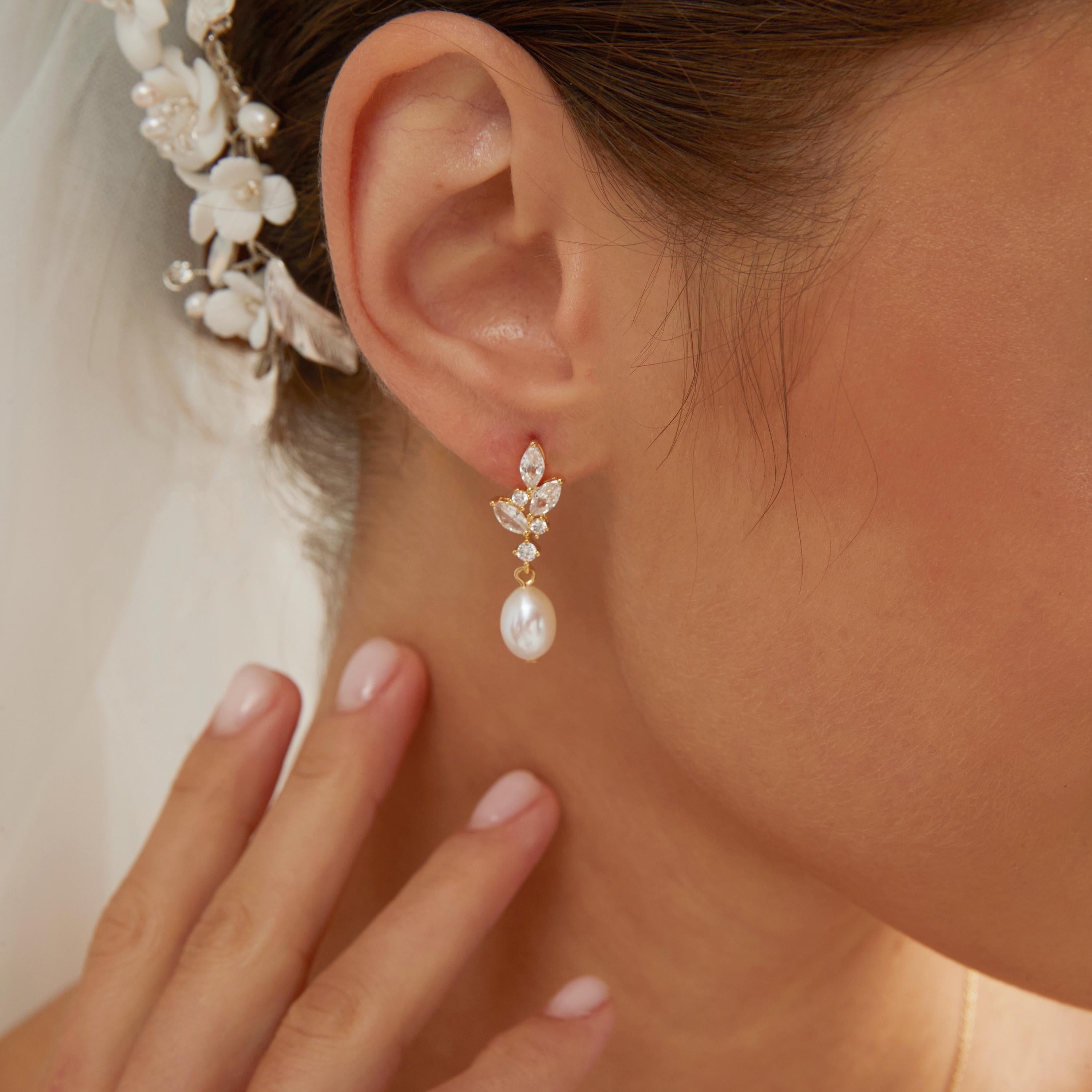 Diamond Pearl Drop Earrings,Freshwater Pearl Earrings,Crystal Bridal Earrings,Gold Leaf Diamond Earrings,Wedding Earrings,Bridesmaid Gift