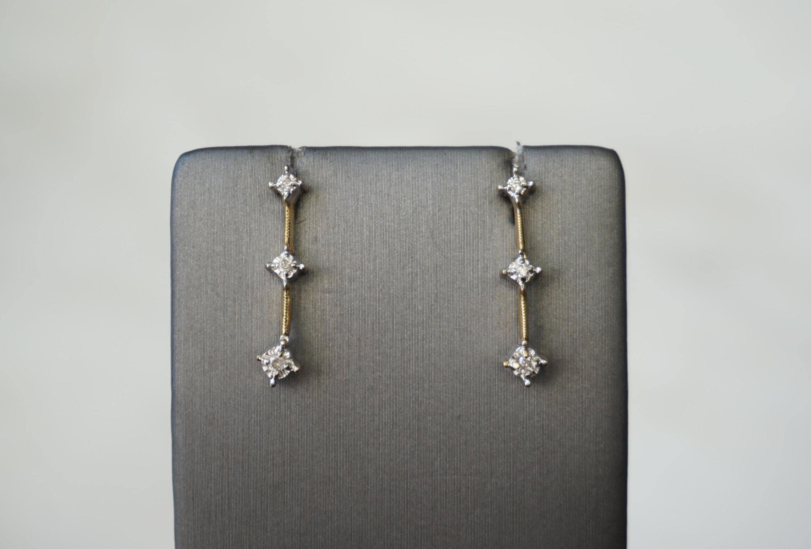3-Diamond Straight Line Earrings / Vintage Estate 1990S 14K Gold 0.10TCW Brilliant Diamond Three-Stone Straight Line Dangle Drop Earrings