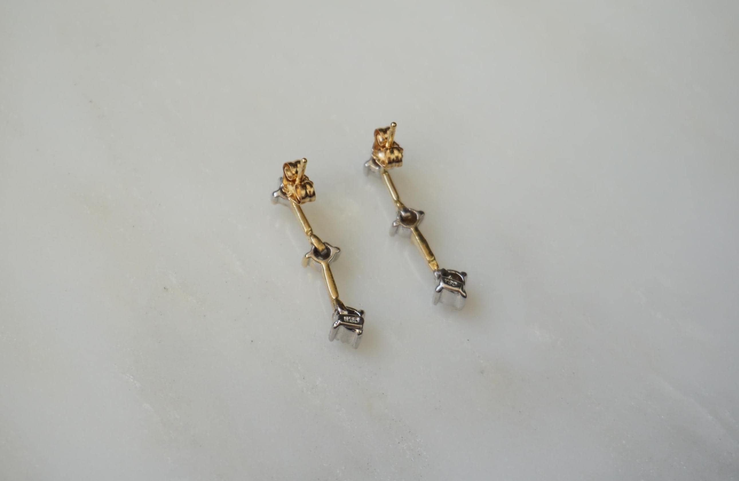 3-Diamond Straight Line Earrings / Vintage Estate 1990S 14K Gold 0.10TCW Brilliant Diamond Three-Stone Straight Line Dangle Drop Earrings