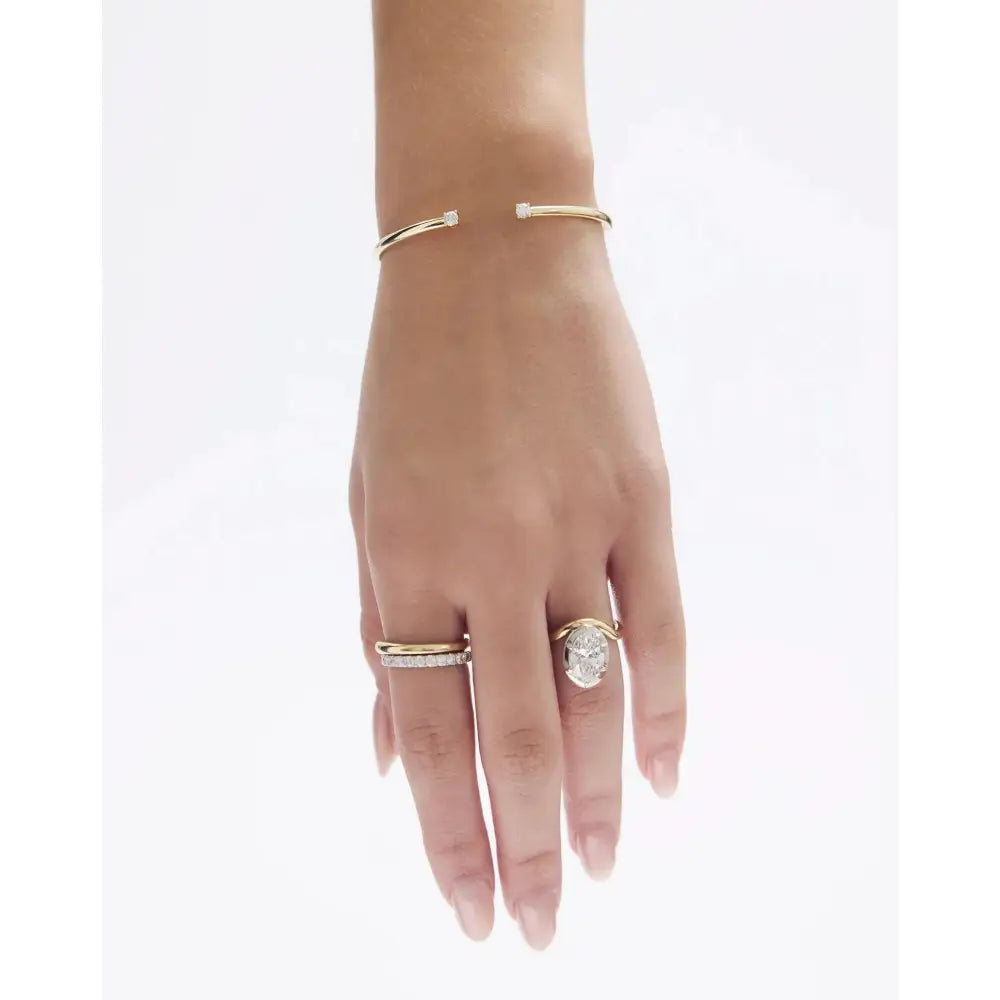 Revolutionary Diamond Flexi Cuff: Elegance Meets Comfort.