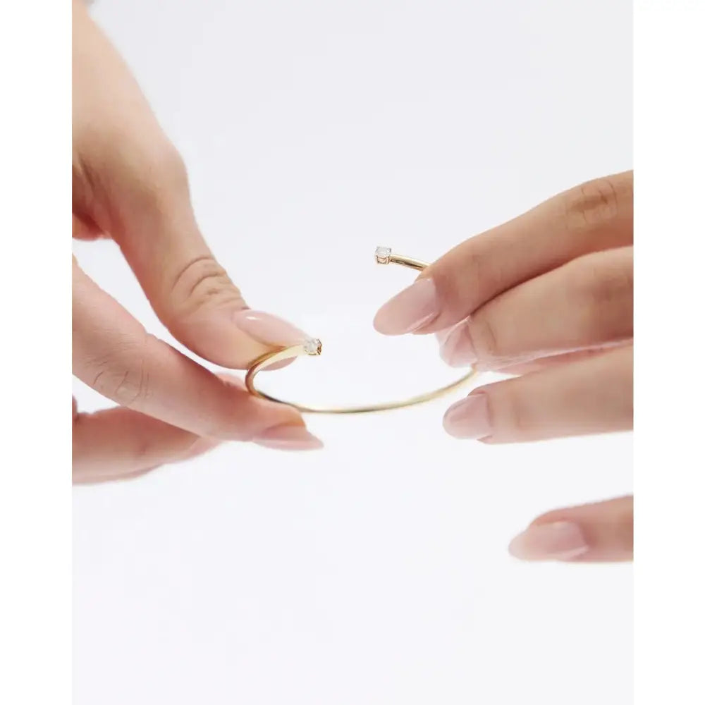 Revolutionary Diamond Flexi Cuff: Elegance Meets Comfort.