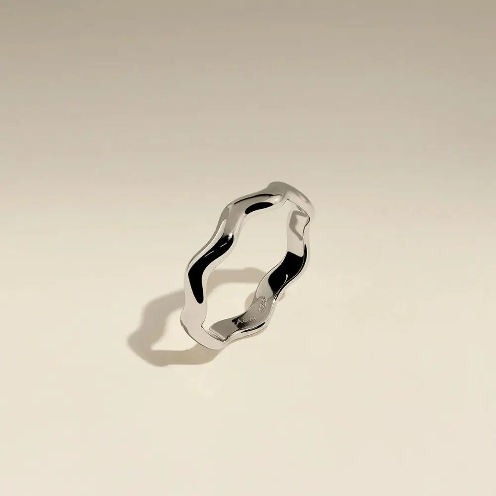 Scalloped Band Ring in Silver