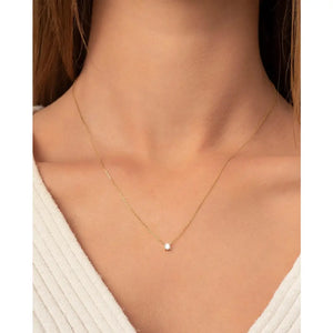 Stunning 14K Gold Diamond Solitaire Necklace – Elegant Dainty Floating Design for Effortless Minimalist Style.