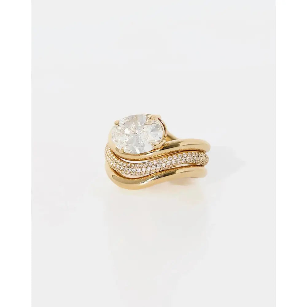 Stunning 3.30ct Oval Diamond Wave Engagement Ring in 14K Gold.
