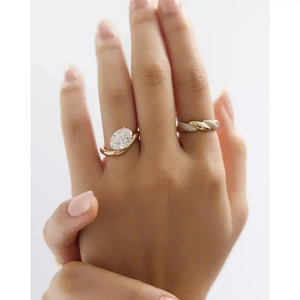 Stunning 3.30ct Oval Diamond Wave Engagement Ring in 14K Gold.
